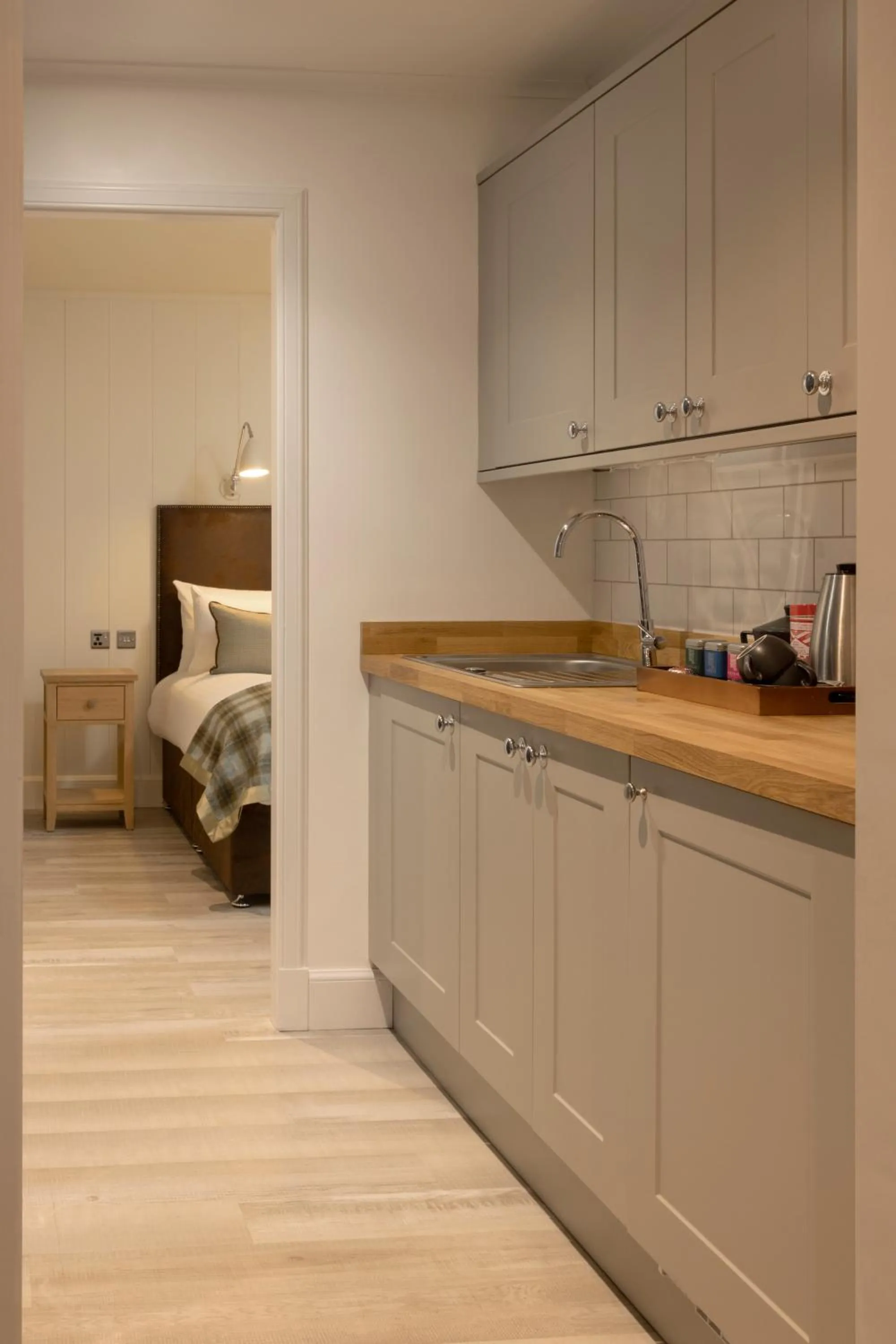 kitchen, Bed in The Glencoe Inn