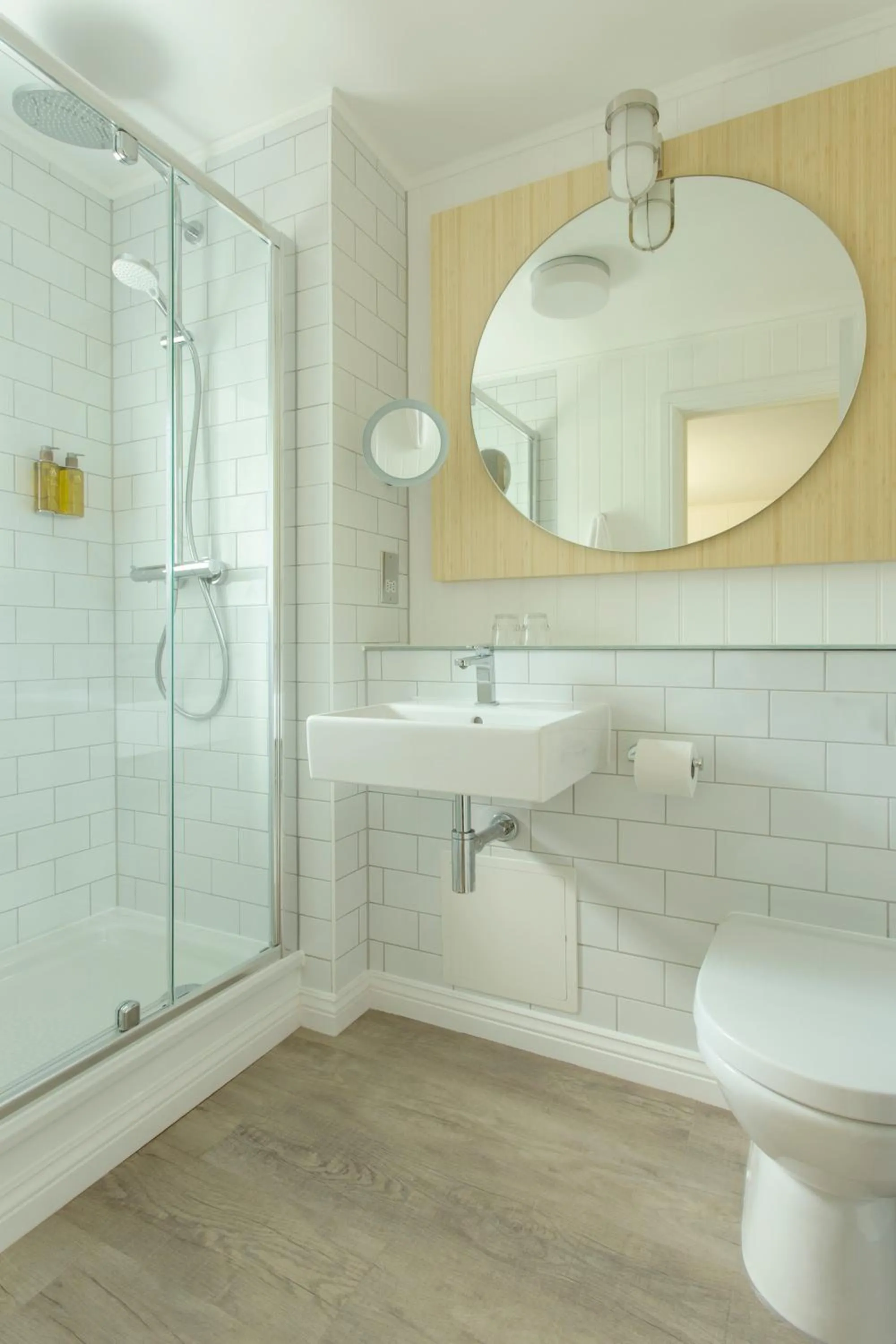 Bathroom in The Glencoe Inn