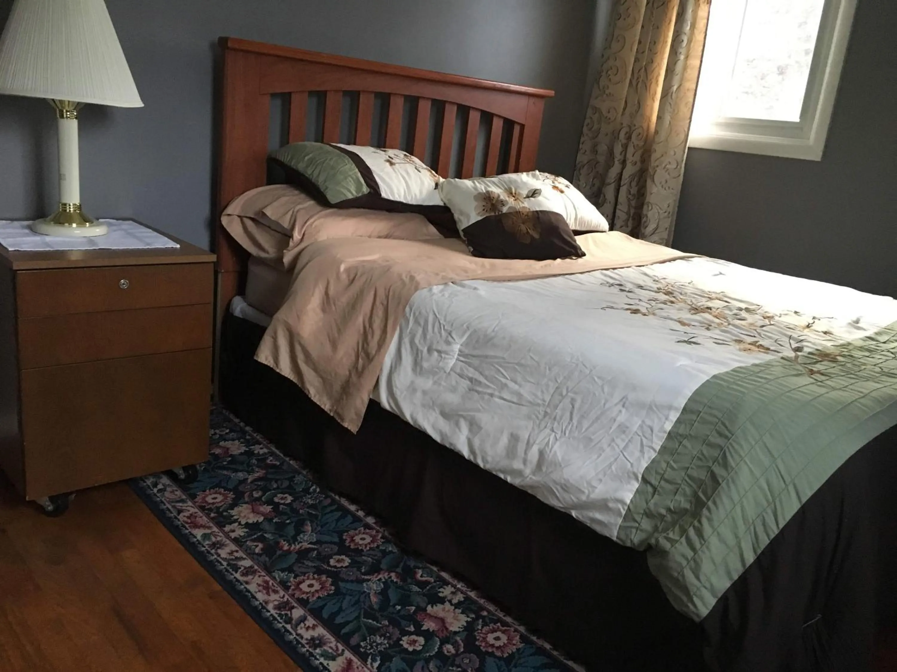 Bed in The Paradise @ Lyncott