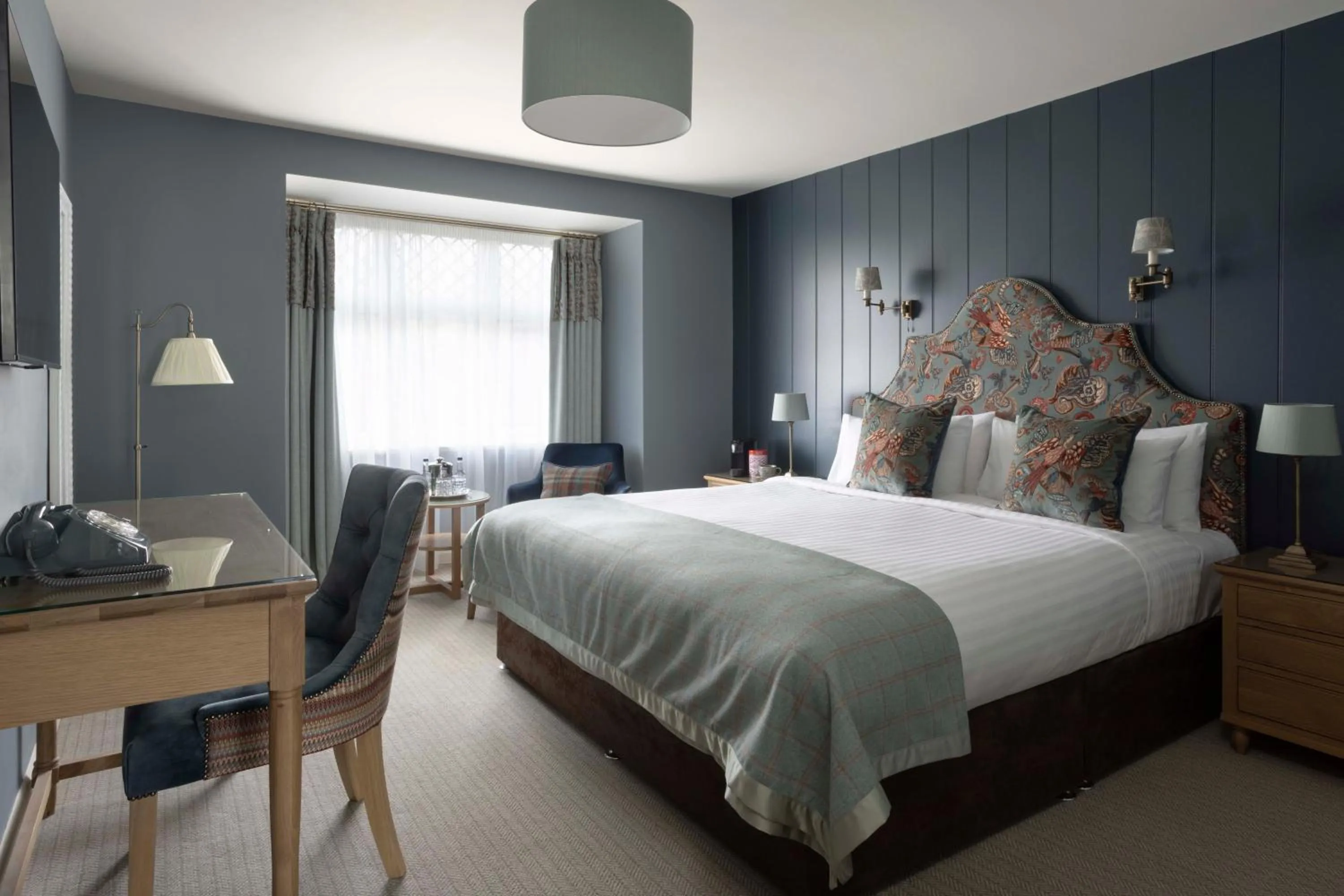 Bedroom, Bed in Balmoral Arms