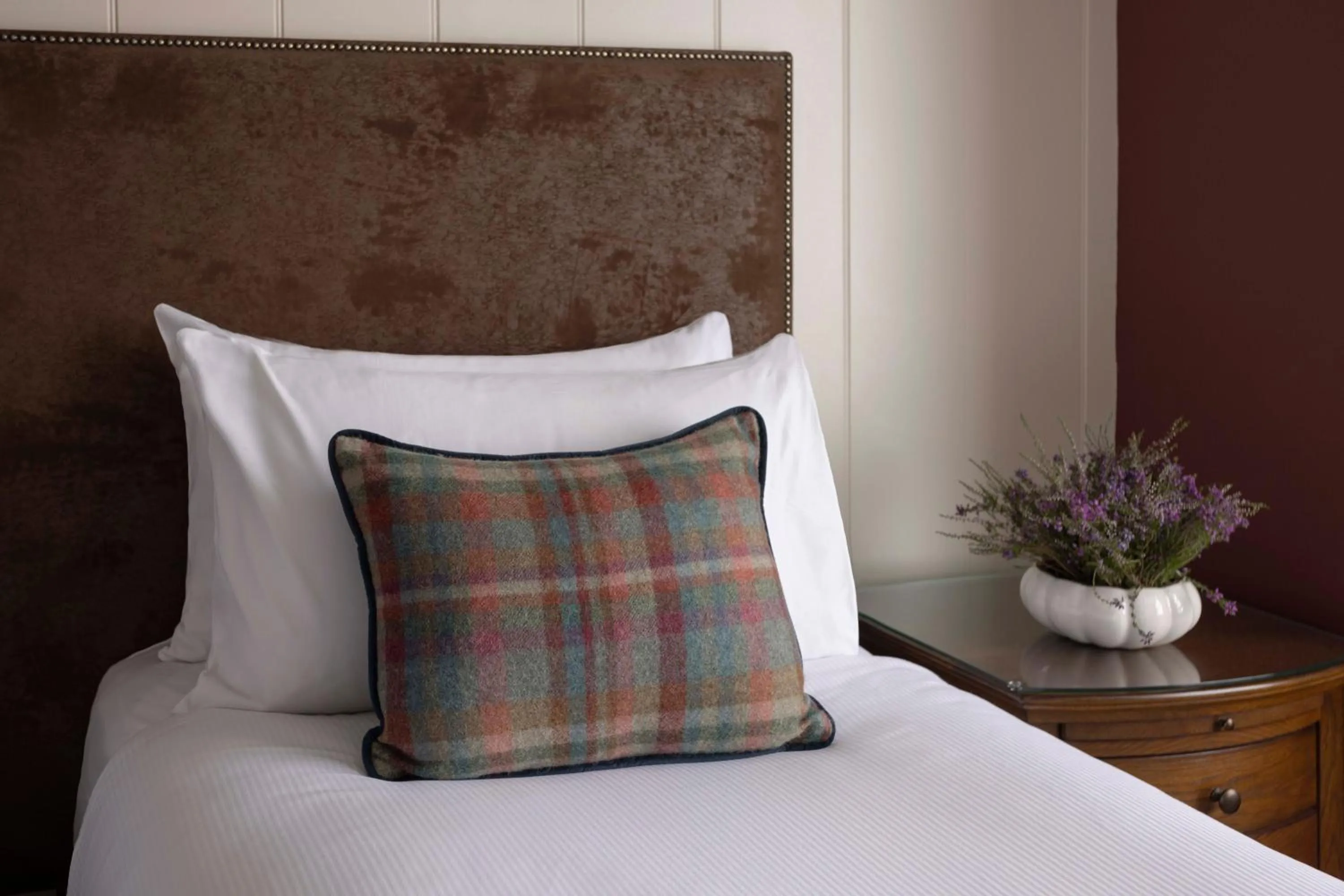 Bedroom, Bed in Balmoral Arms