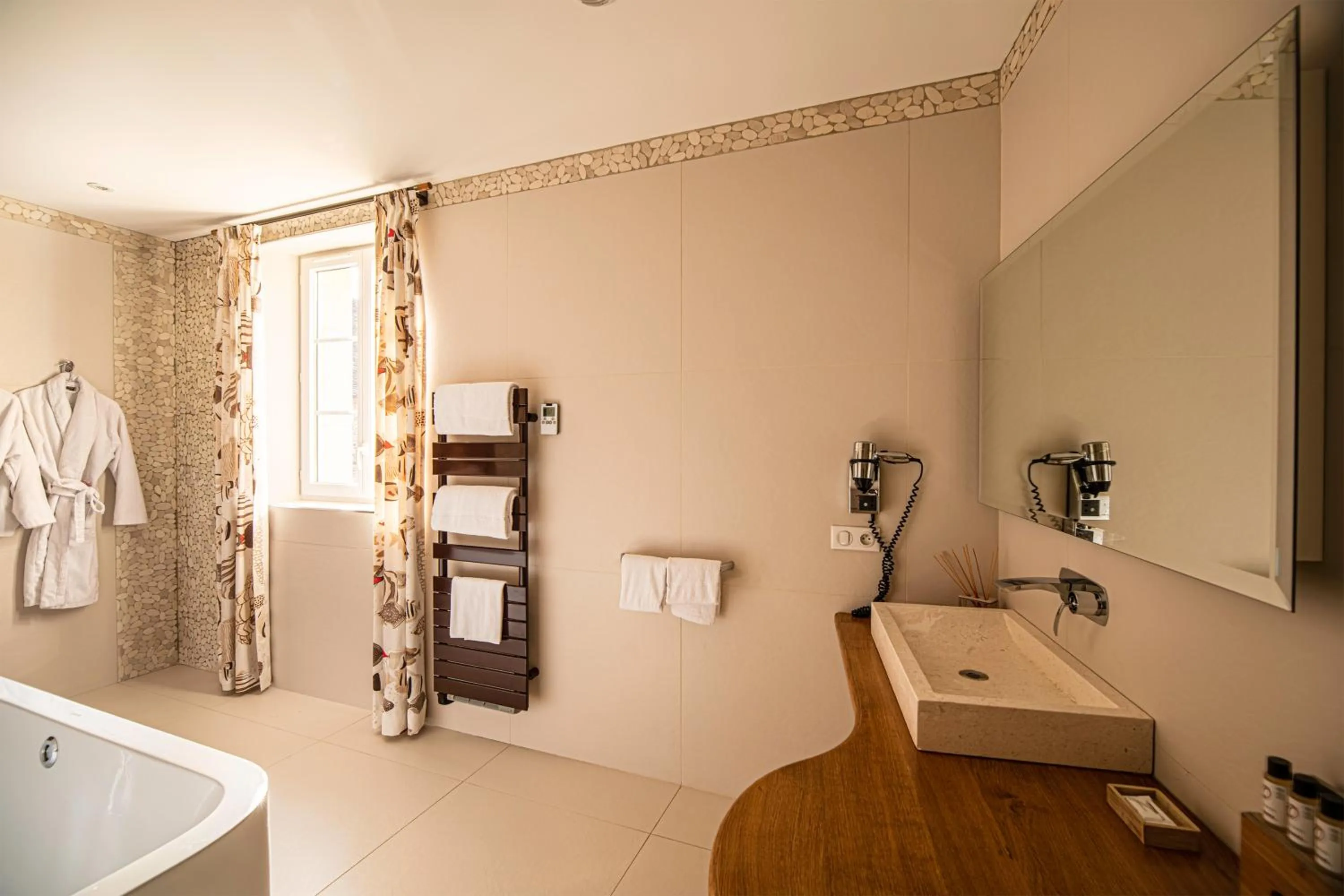 Bathroom in Château de la Falque, The Originals Relais