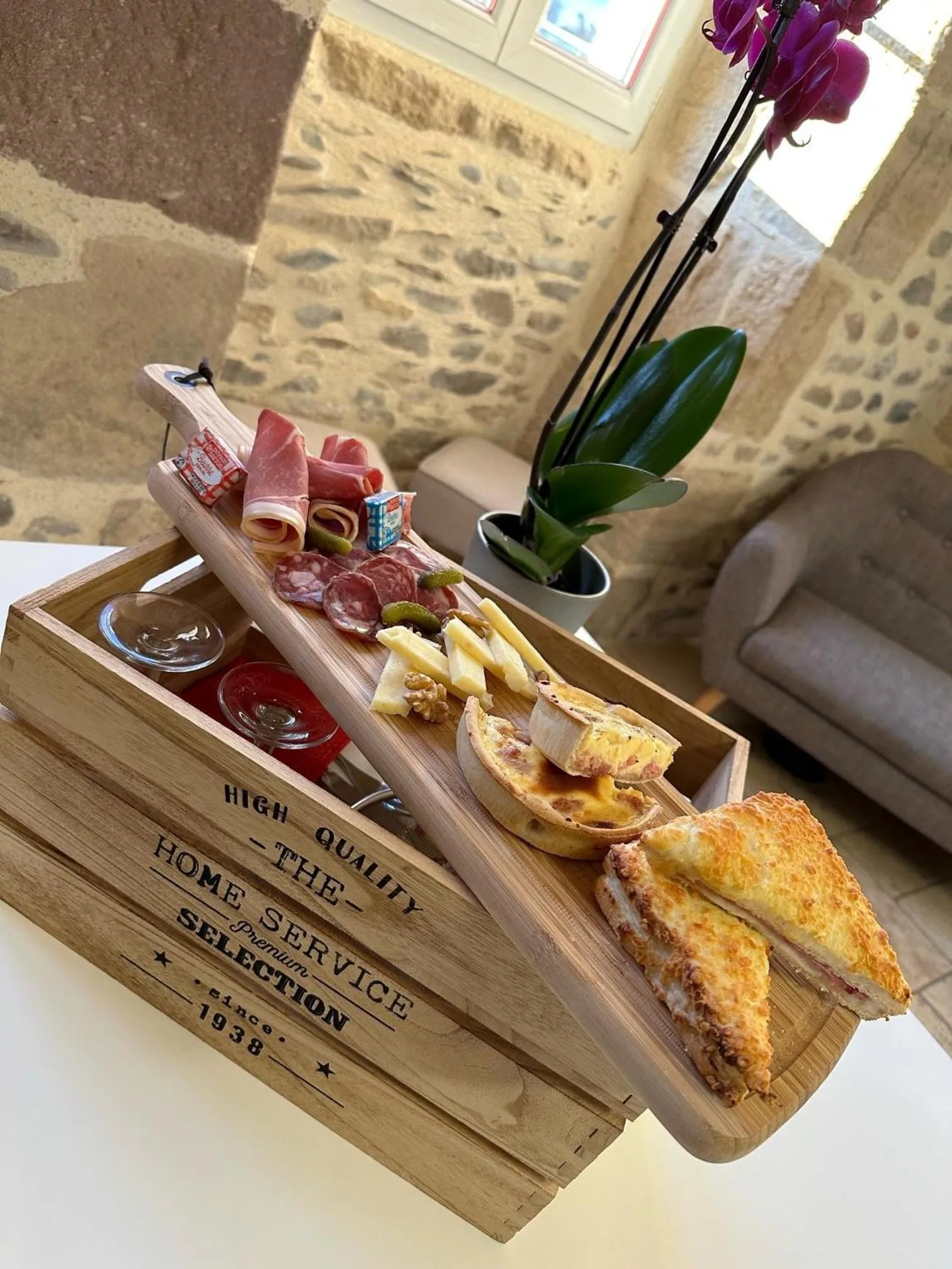 Restaurant/places to eat in Château de la Falque, The Originals Relais