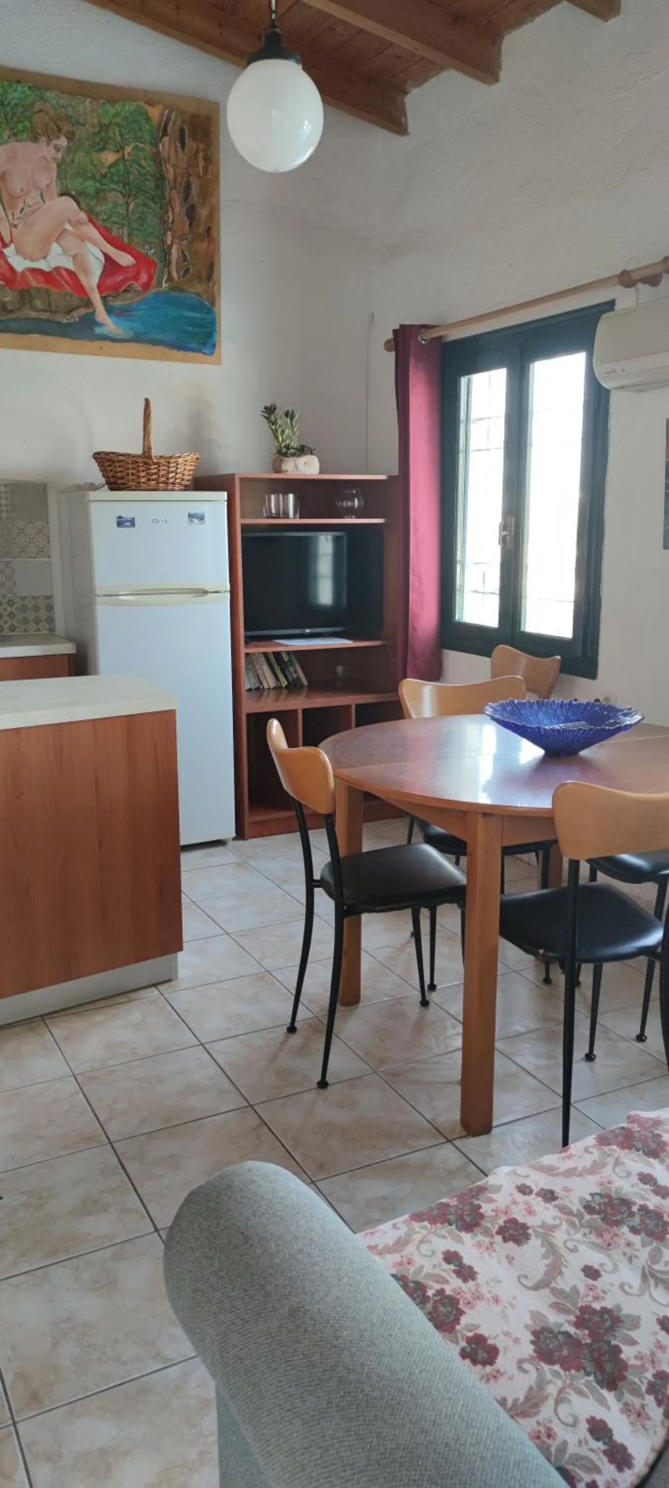 Communal lounge/ TV room in Hotel Eliza