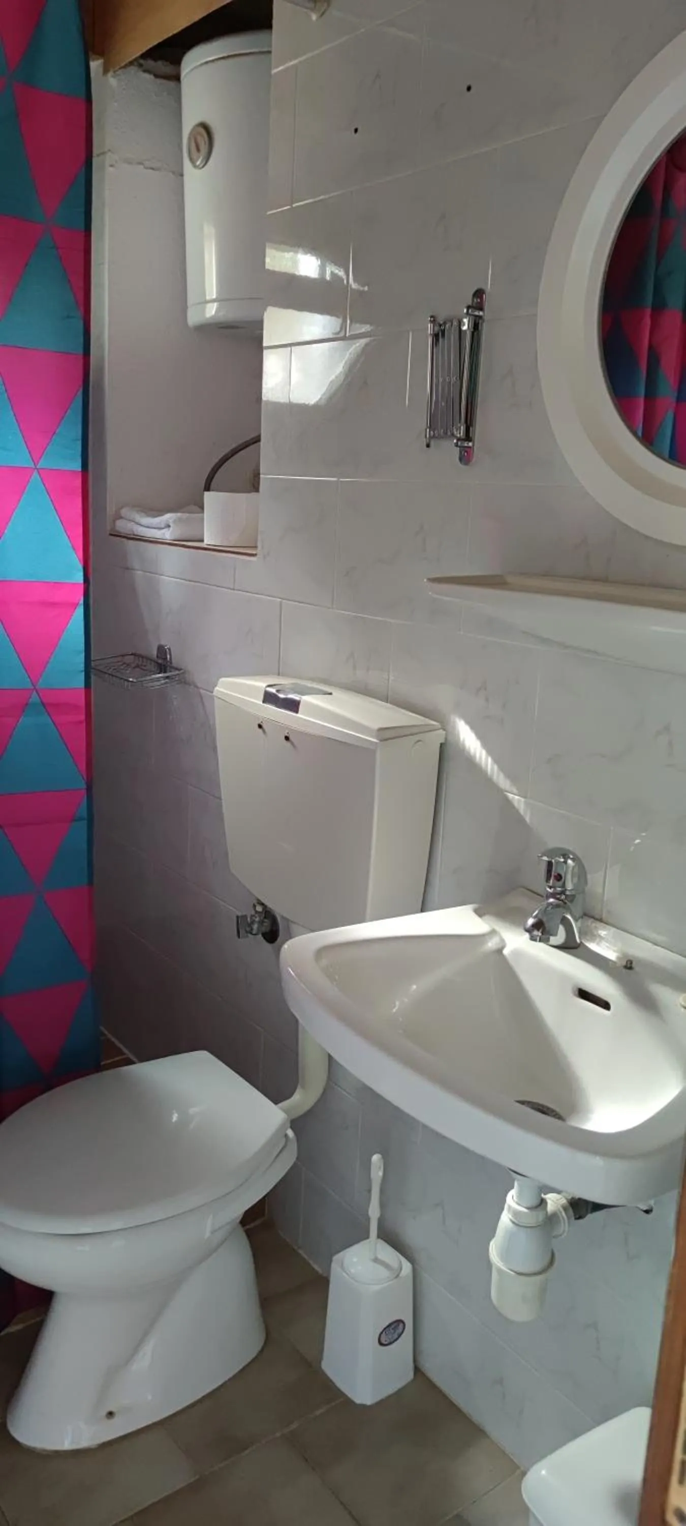 Shower in Hotel Eliza