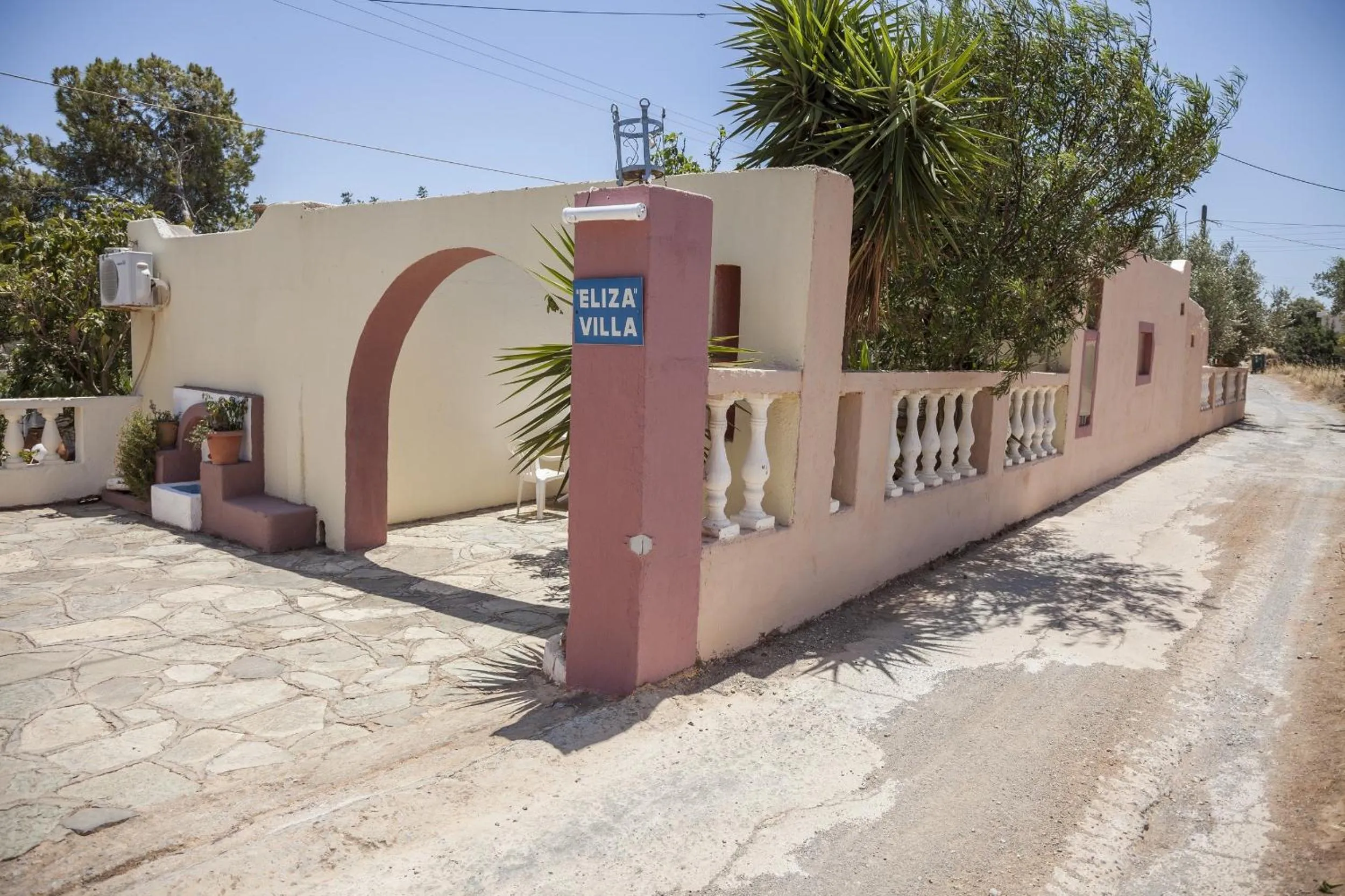 Facade/entrance in Hotel Eliza