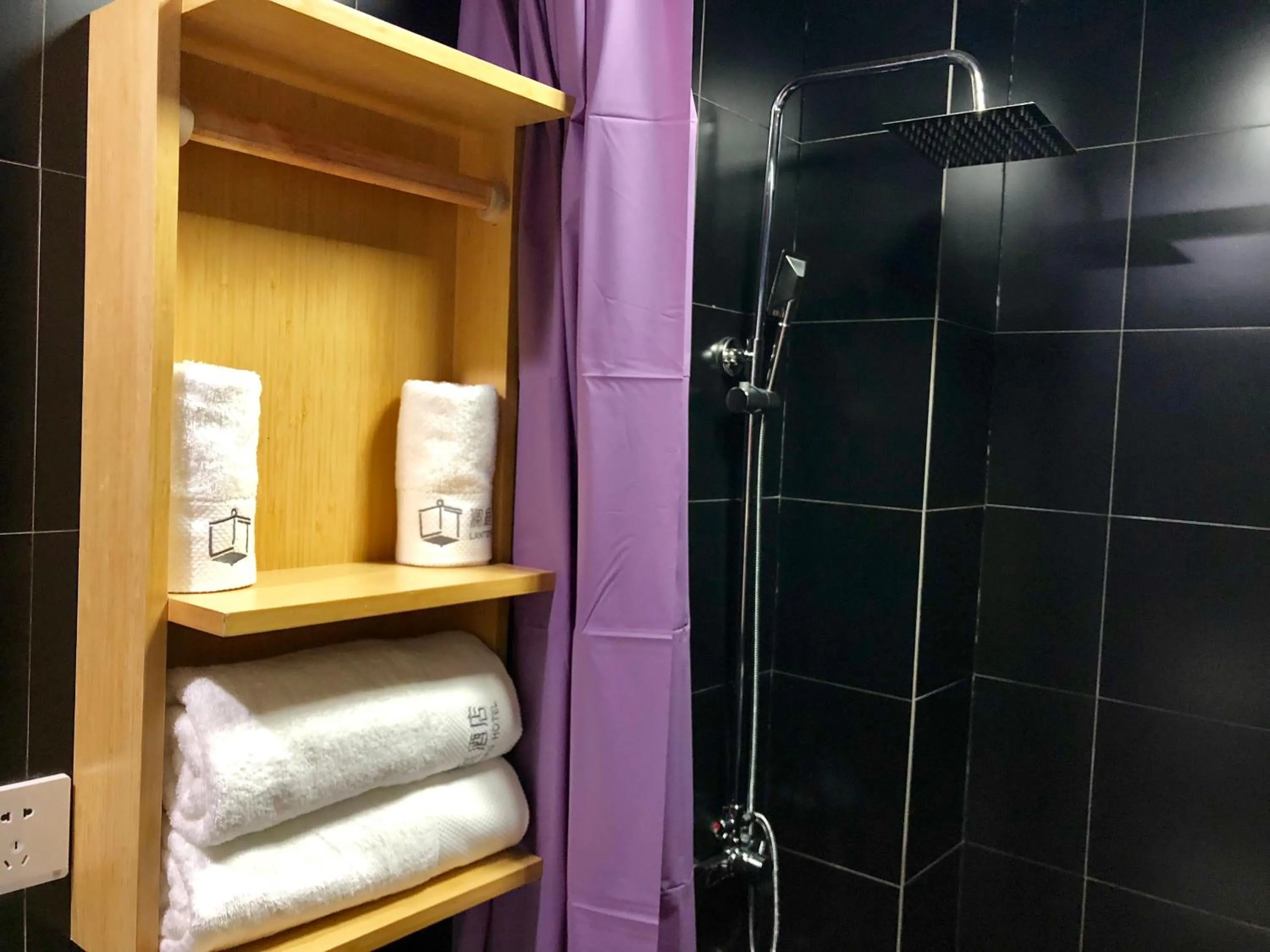 Toilet in Lantern Hotel