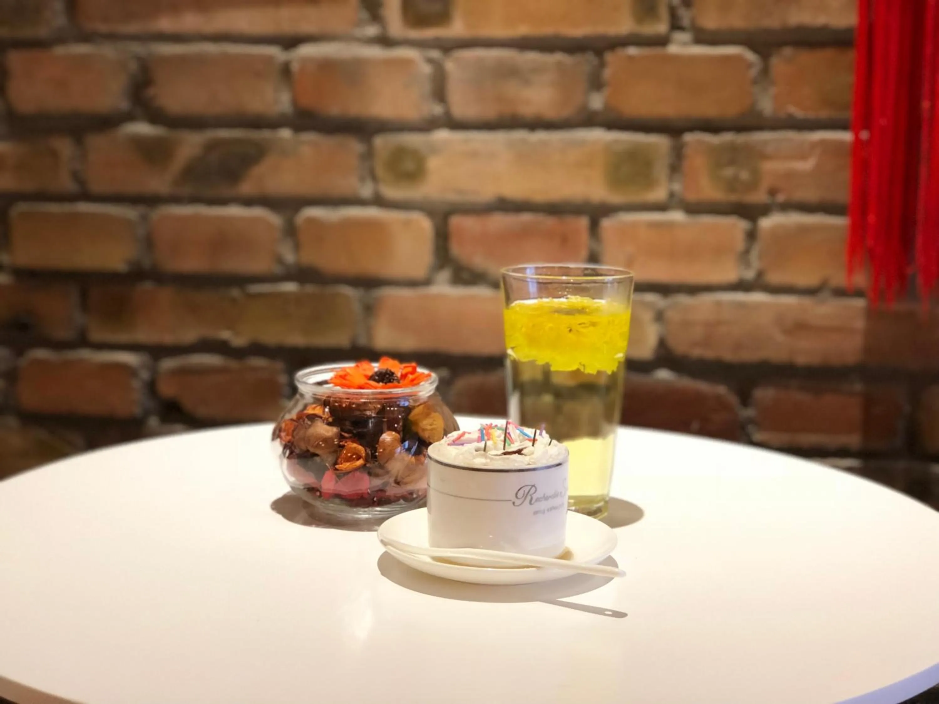 Restaurant/places to eat in Lantern Hotel