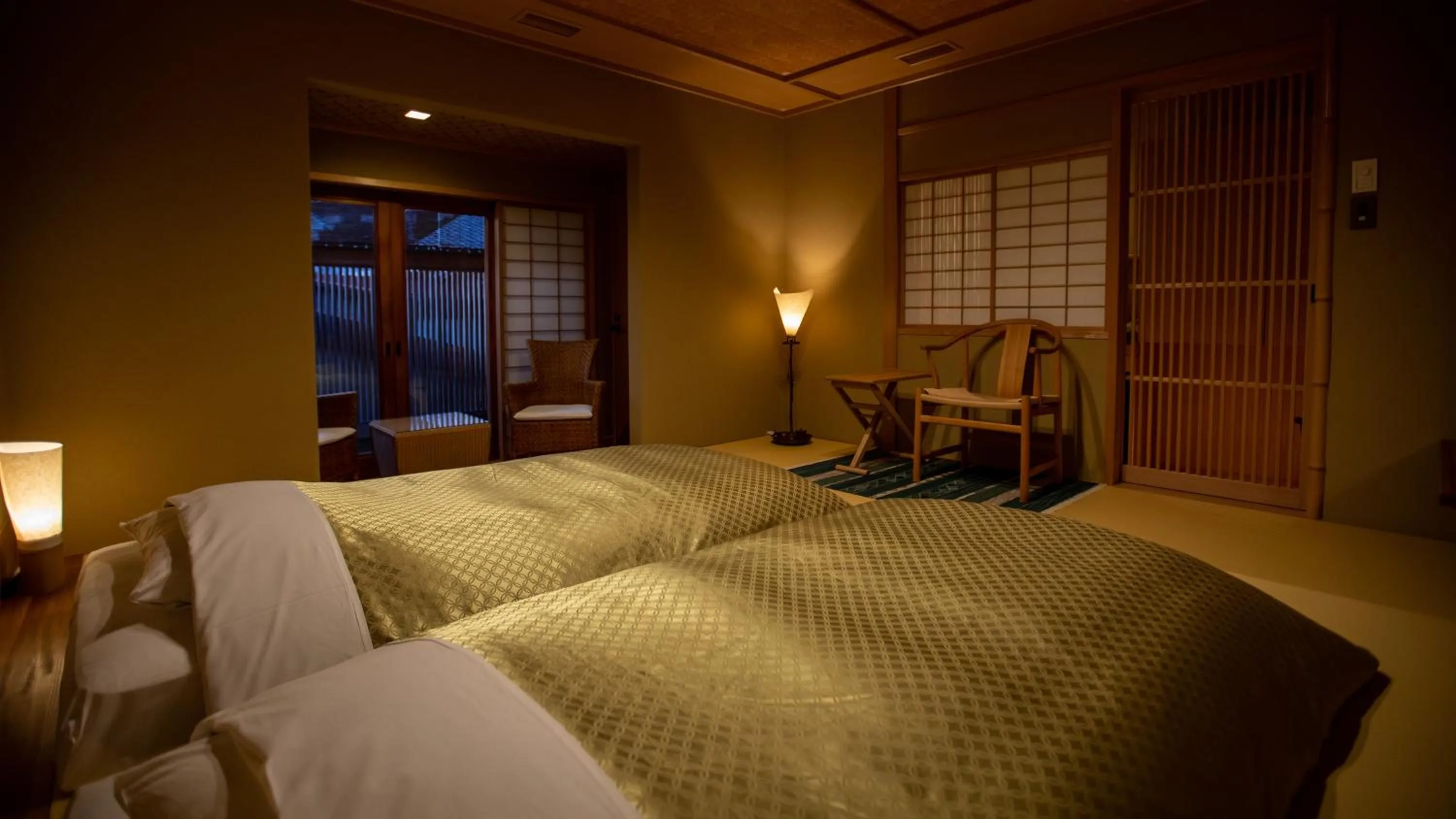 Itsukushimahigashimonzen Kikugawa