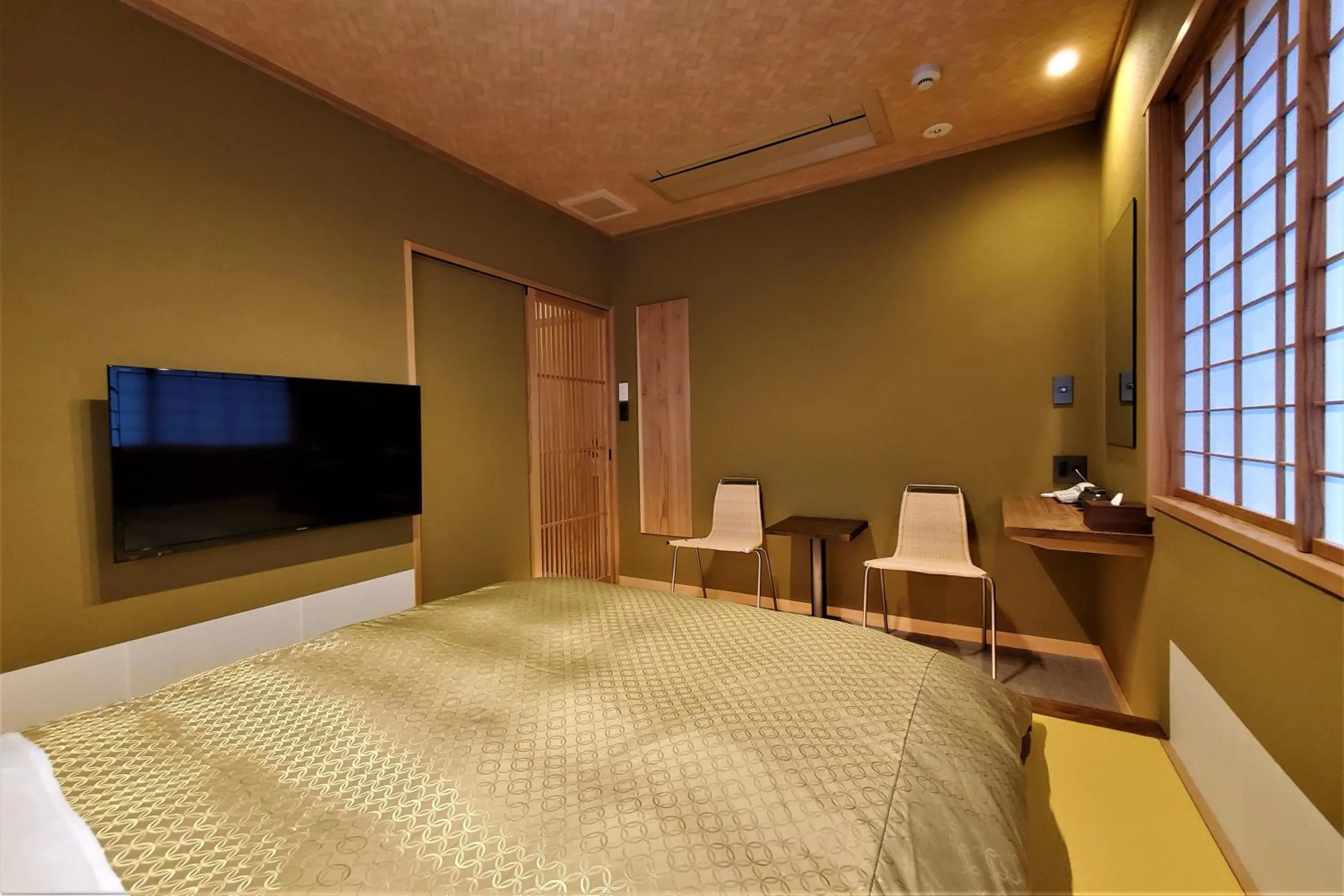 Itsukushimahigashimonzen Kikugawa