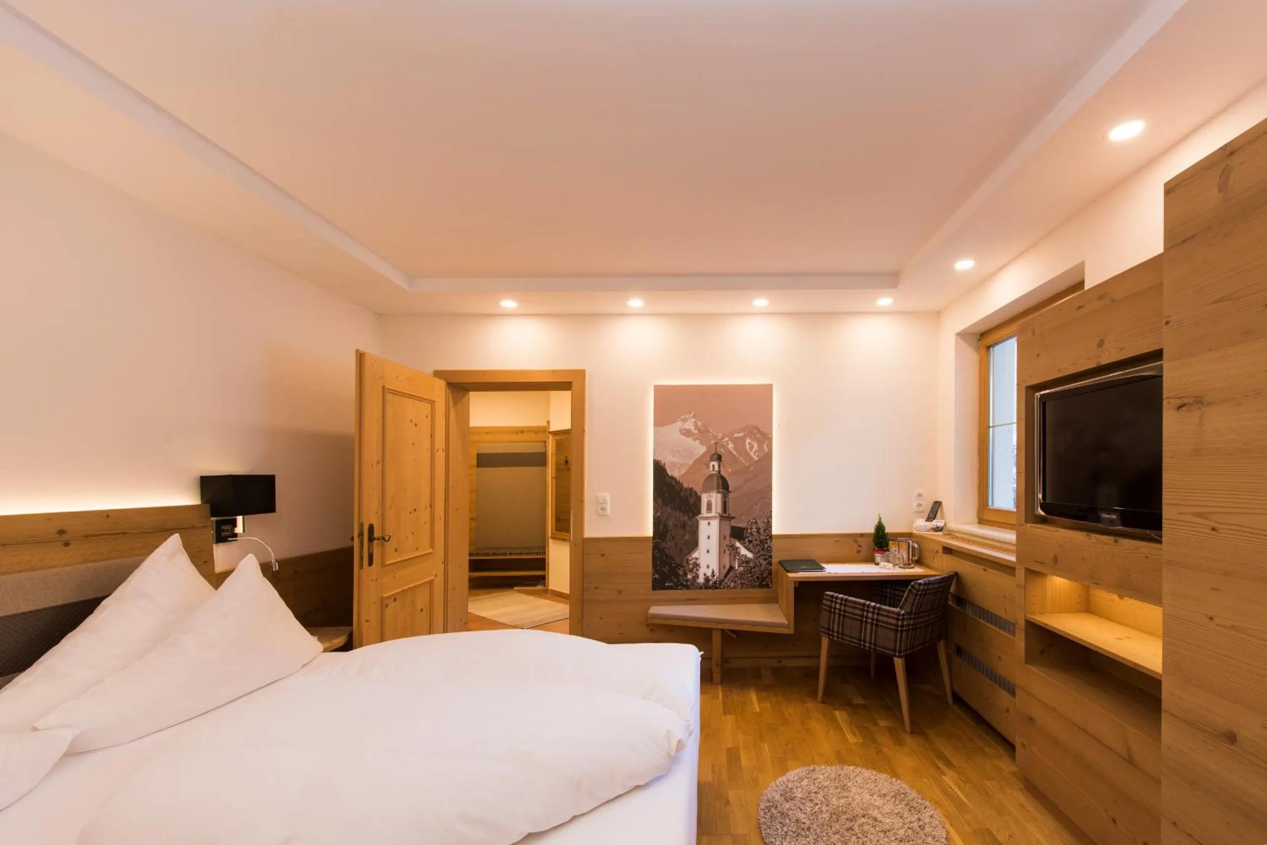 Bedroom, Bed in Hotel Brunnenhof