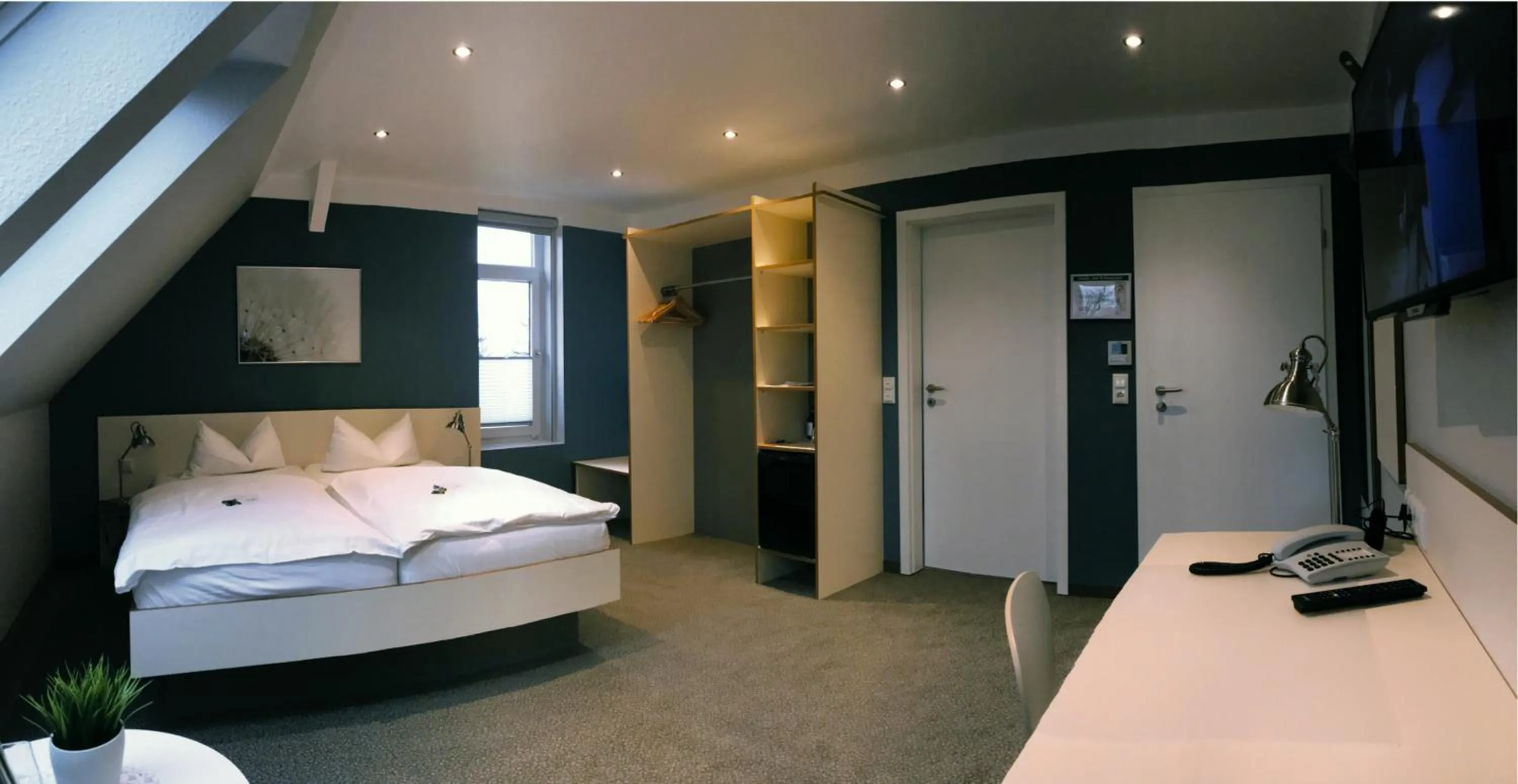 Photo of the whole room, Bed in Hotel & Restaurant Prüser´s Gasthof