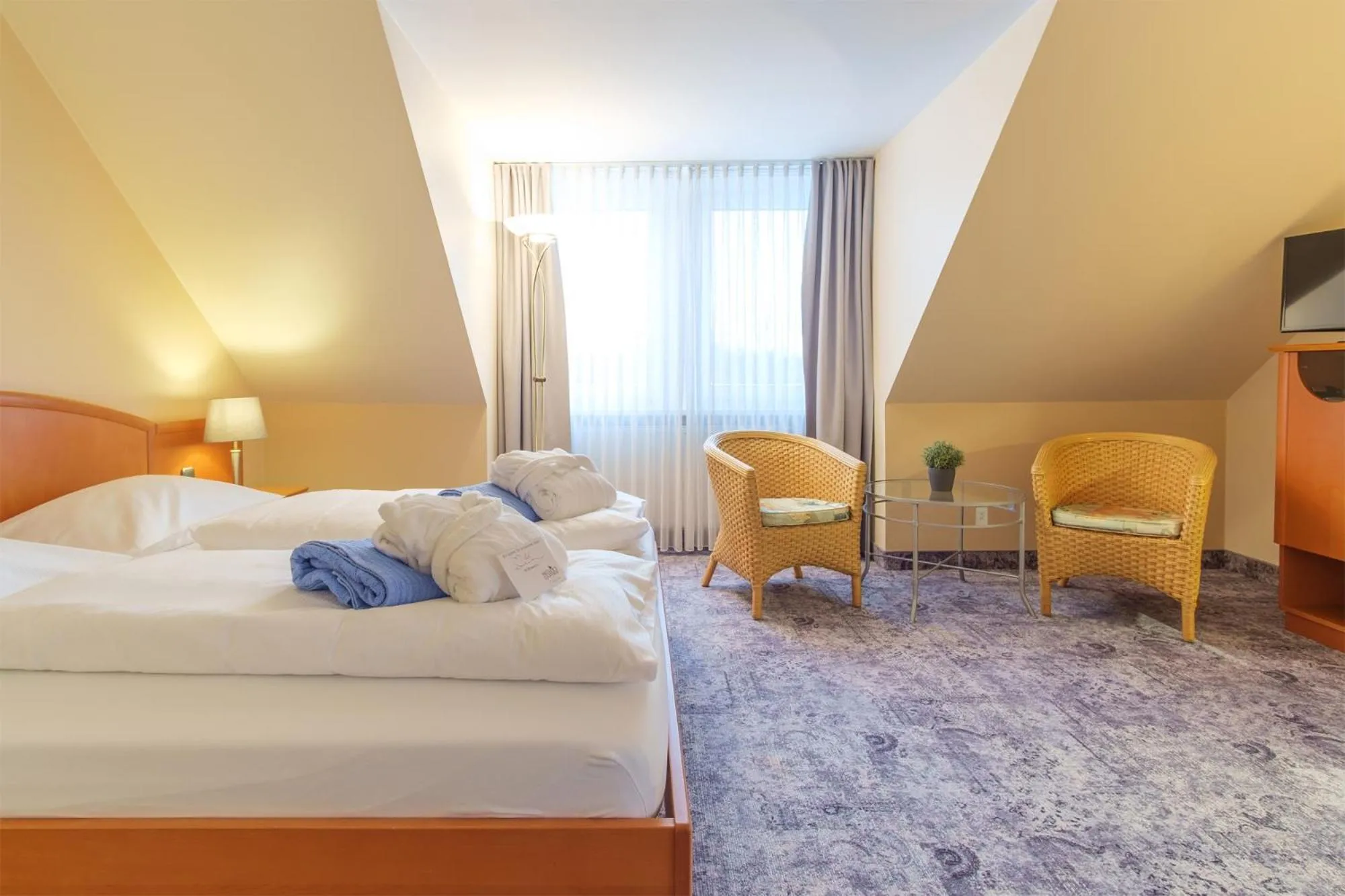 Photo of the whole room, Bed in Hotel & Restaurant Prüser´s Gasthof