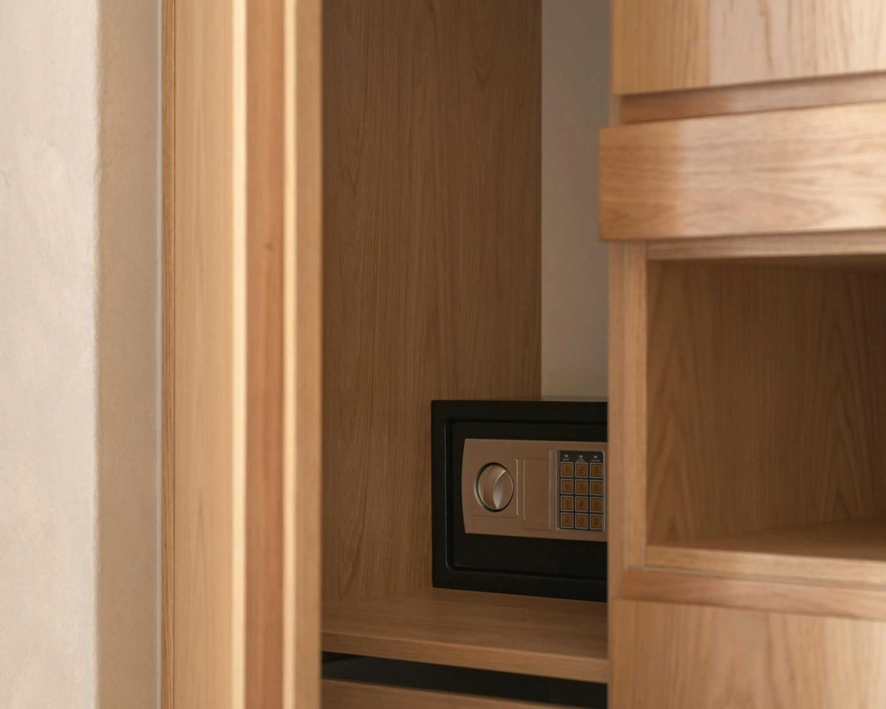 wardrobe in Apollo Plakias