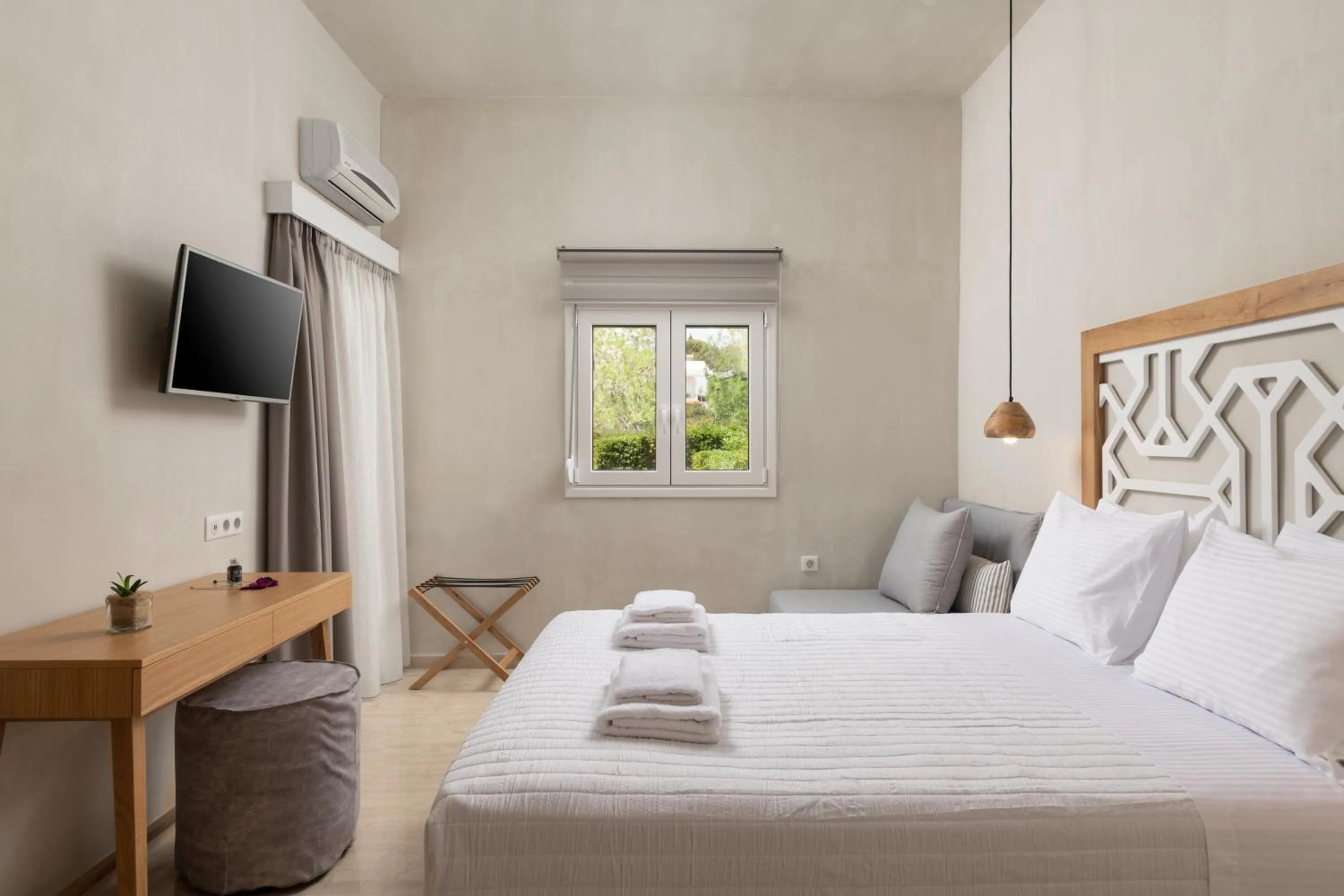 Photo of the whole room, Bed in Apollo Plakias