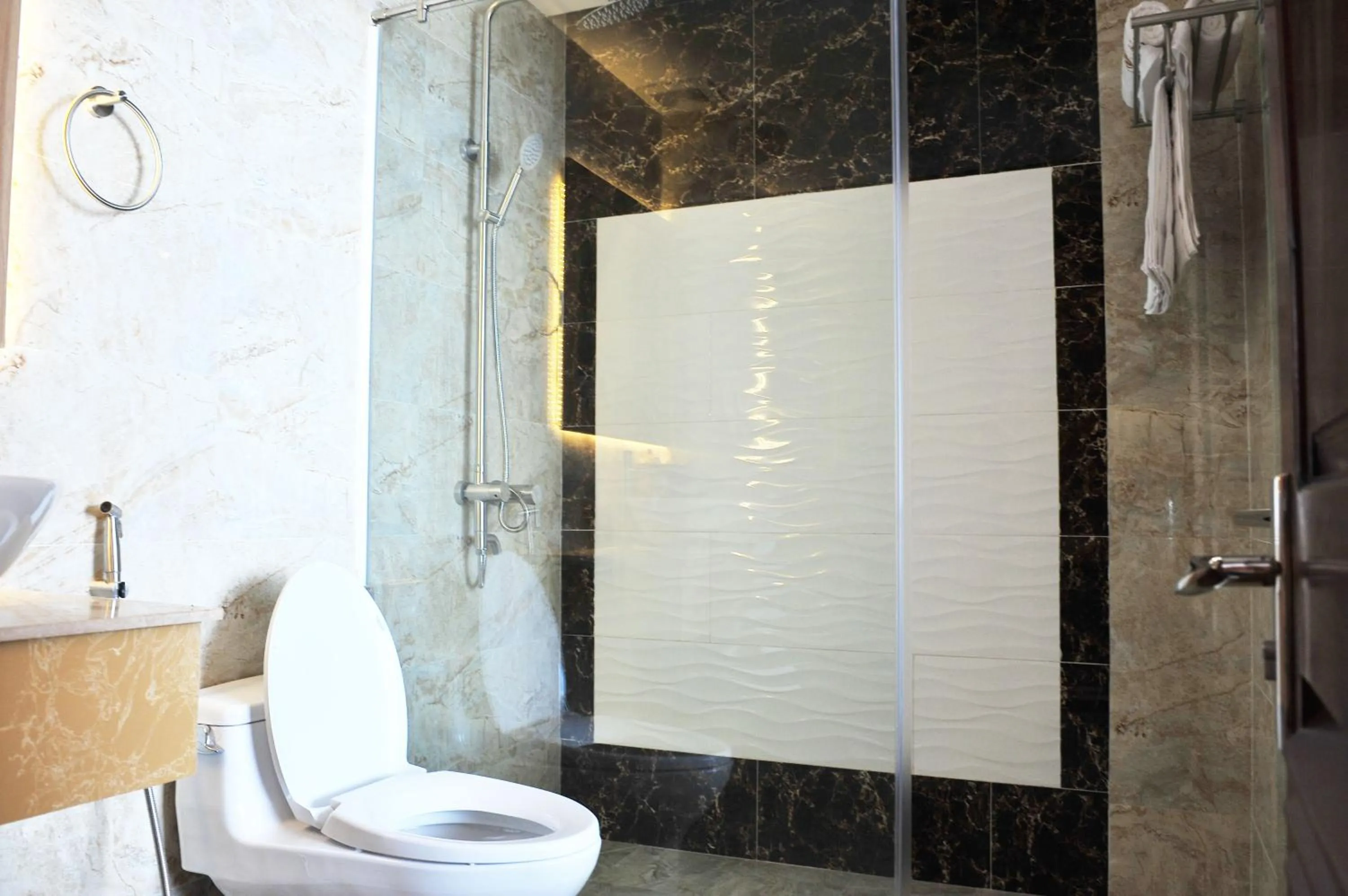 Sen Vang Luxury Hotel