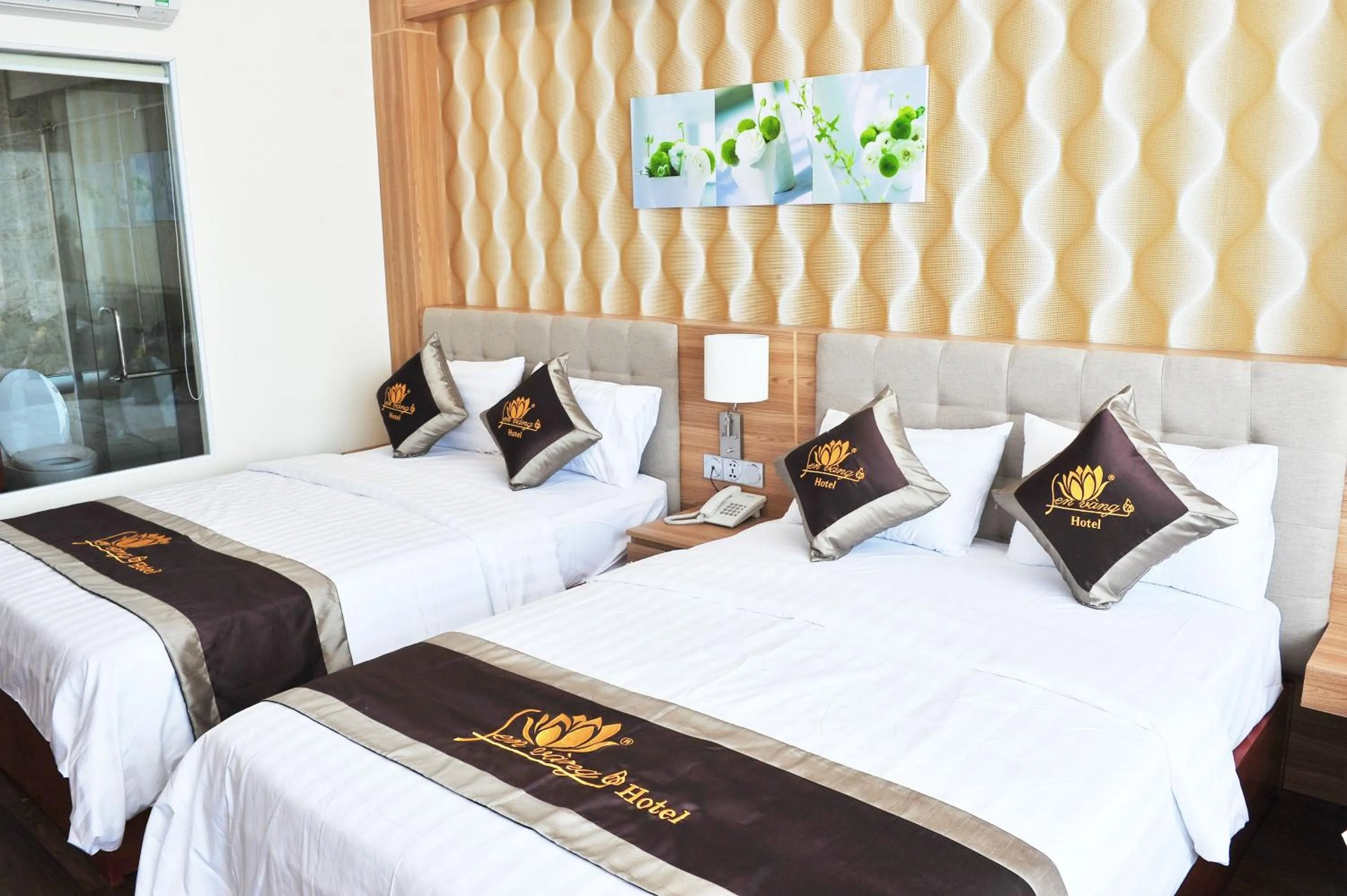 Sen Vang Luxury Hotel