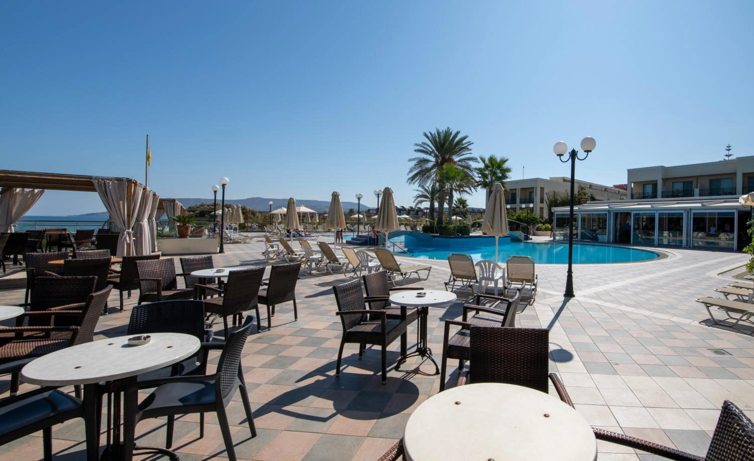 Day in Hydramis Palace Beach Resort