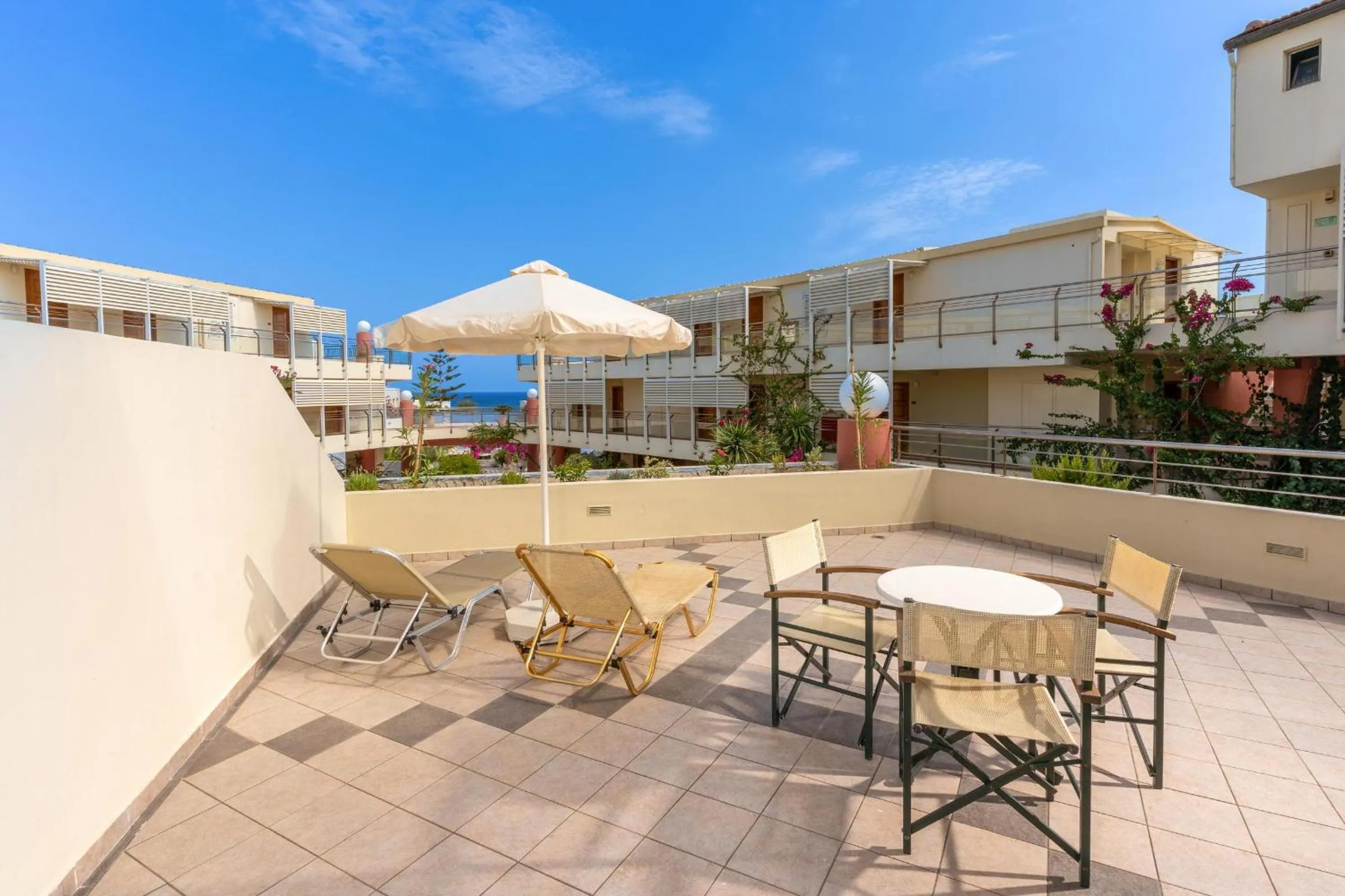 Balcony/Terrace in Hydramis Palace Beach Resort