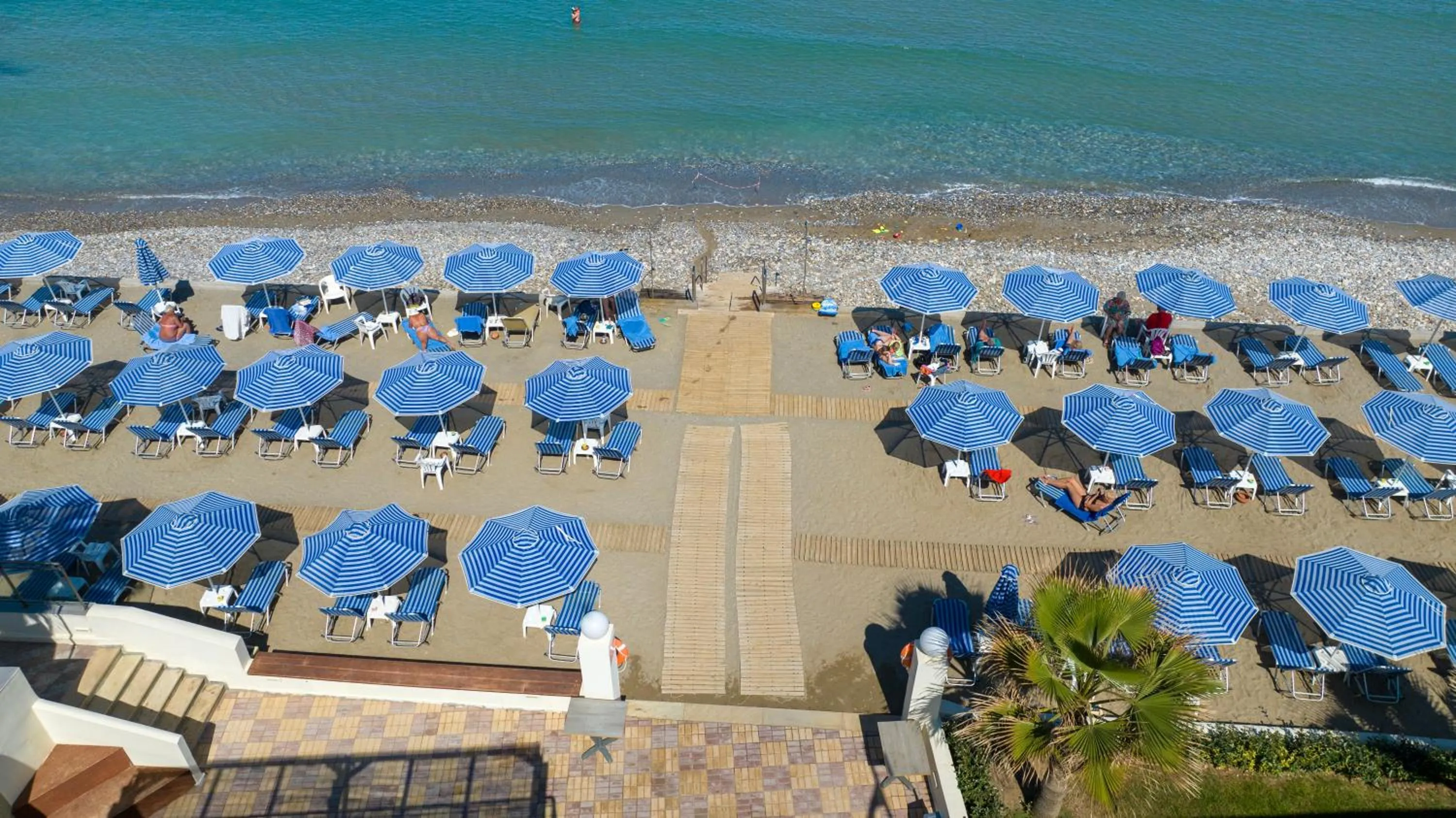 Beach in Hydramis Palace Beach Resort