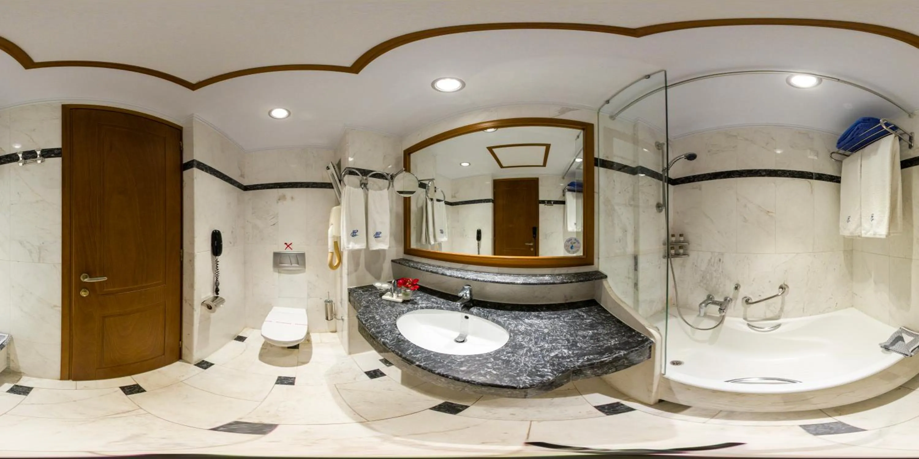 Bathroom in Hydramis Palace Beach Resort