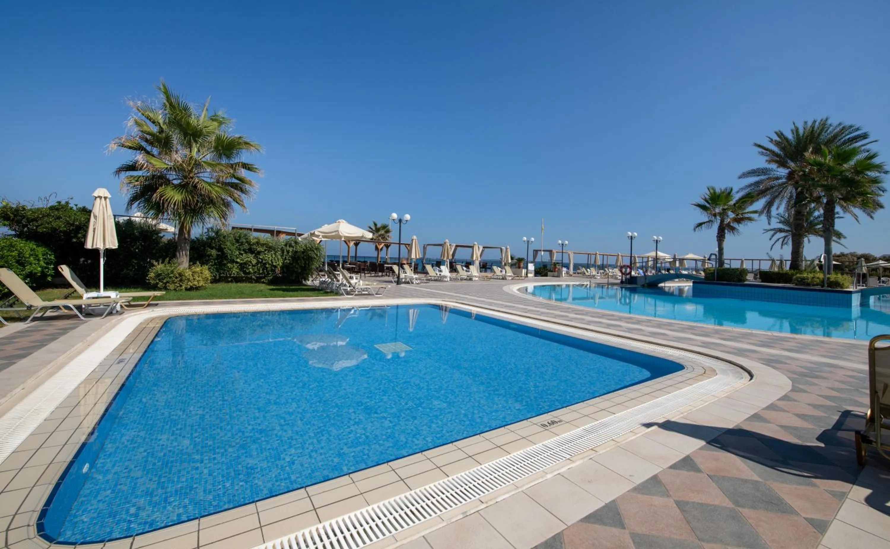 Swimming pool in Hydramis Palace Beach Resort