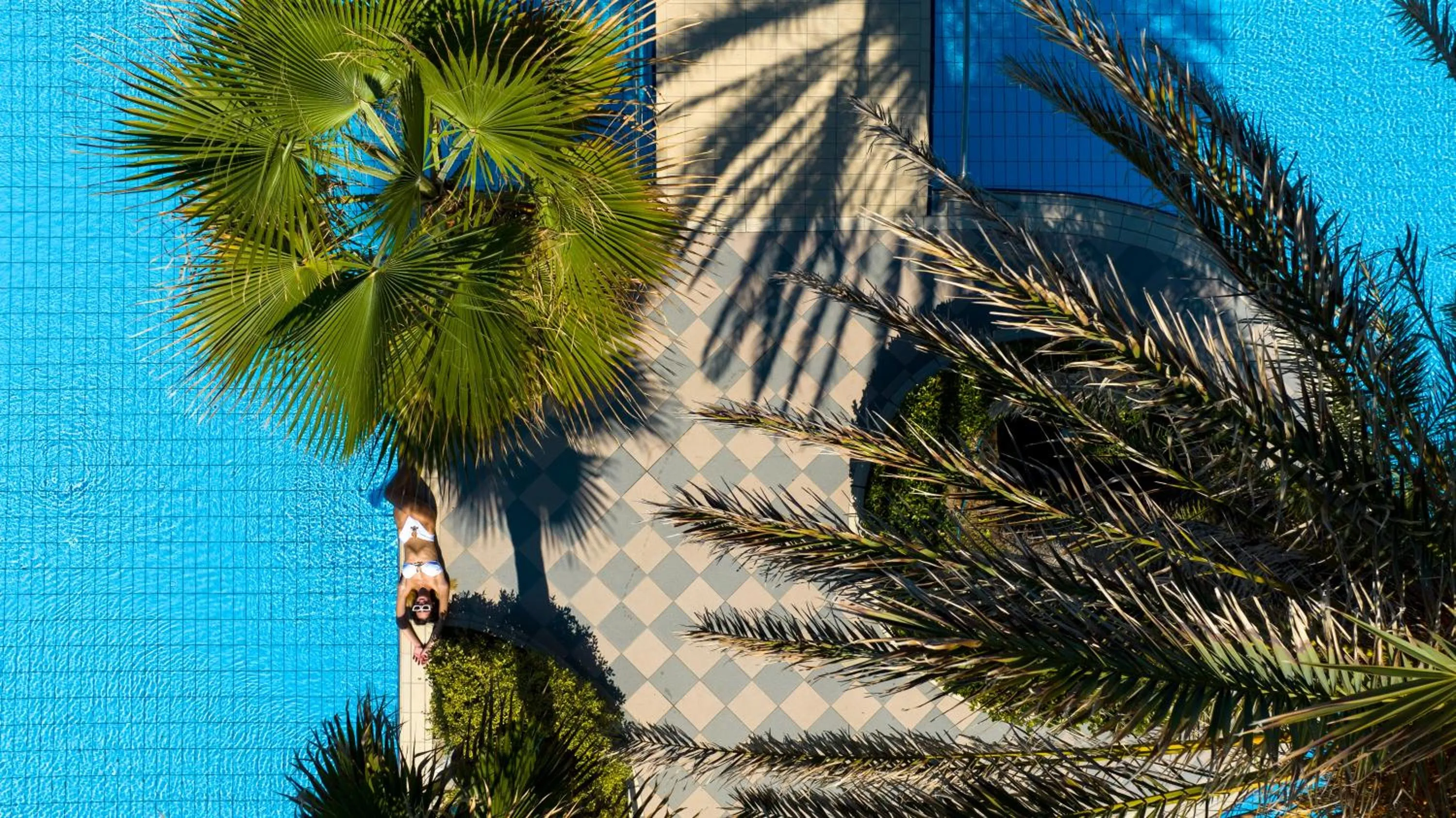 Day in Hydramis Palace Beach Resort