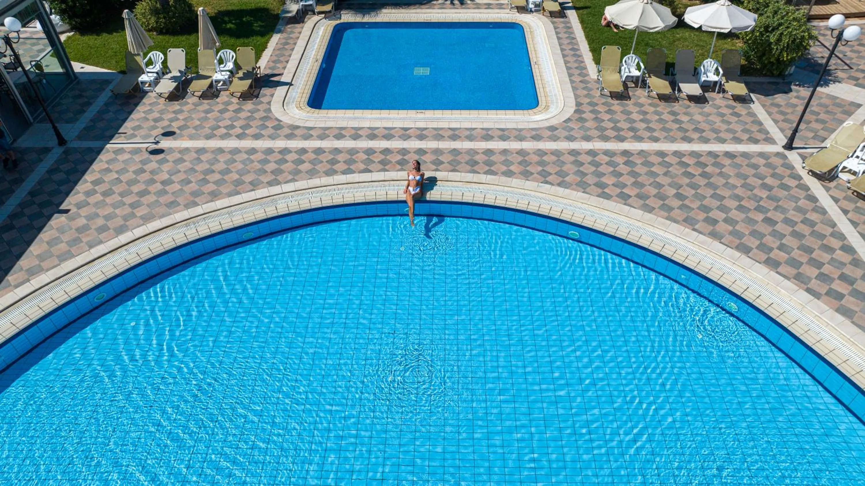 Swimming pool in Hydramis Palace Beach Resort