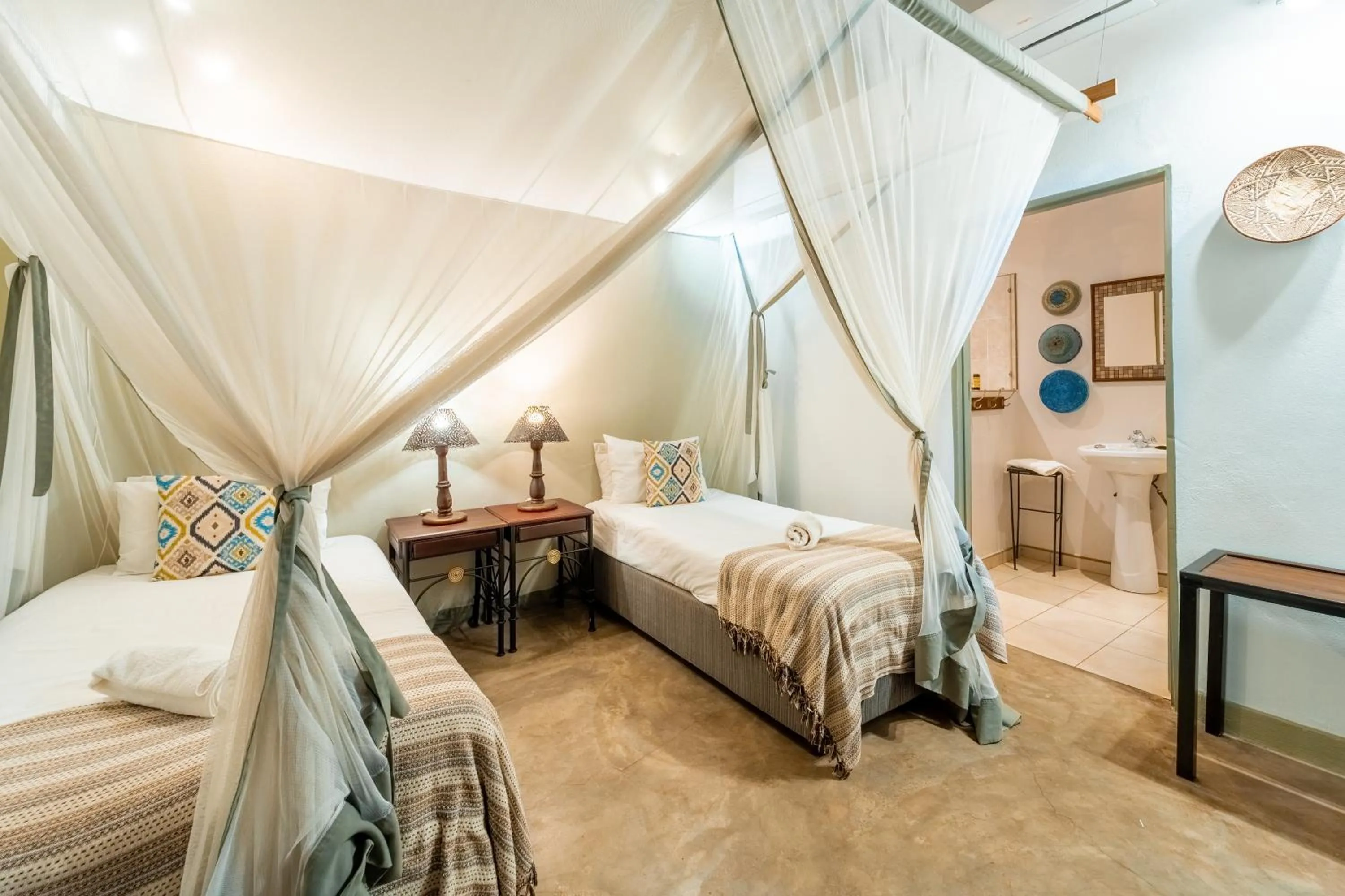 Bedroom, Bed in Nguni Lodge