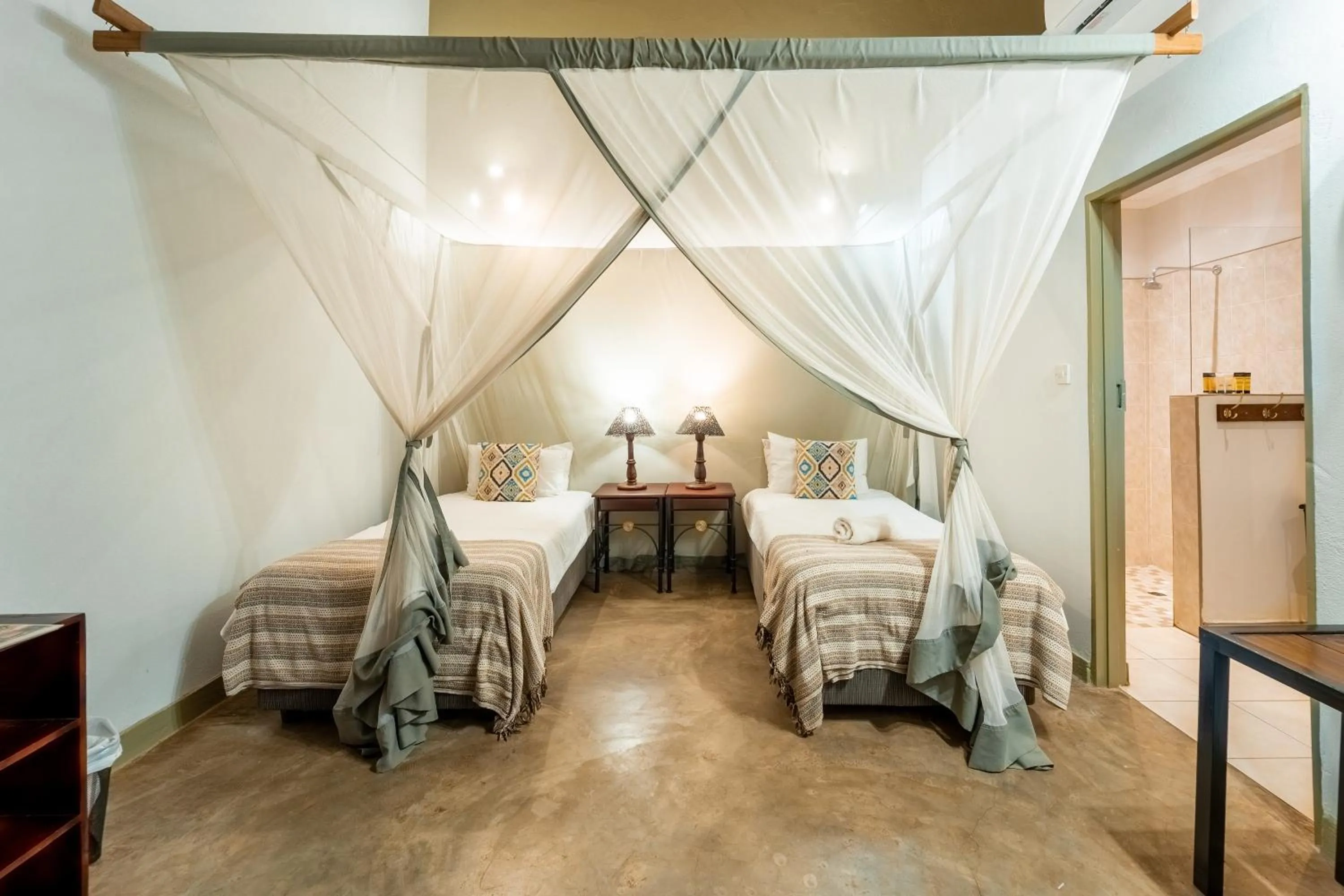 Bedroom, Bed in Nguni Lodge