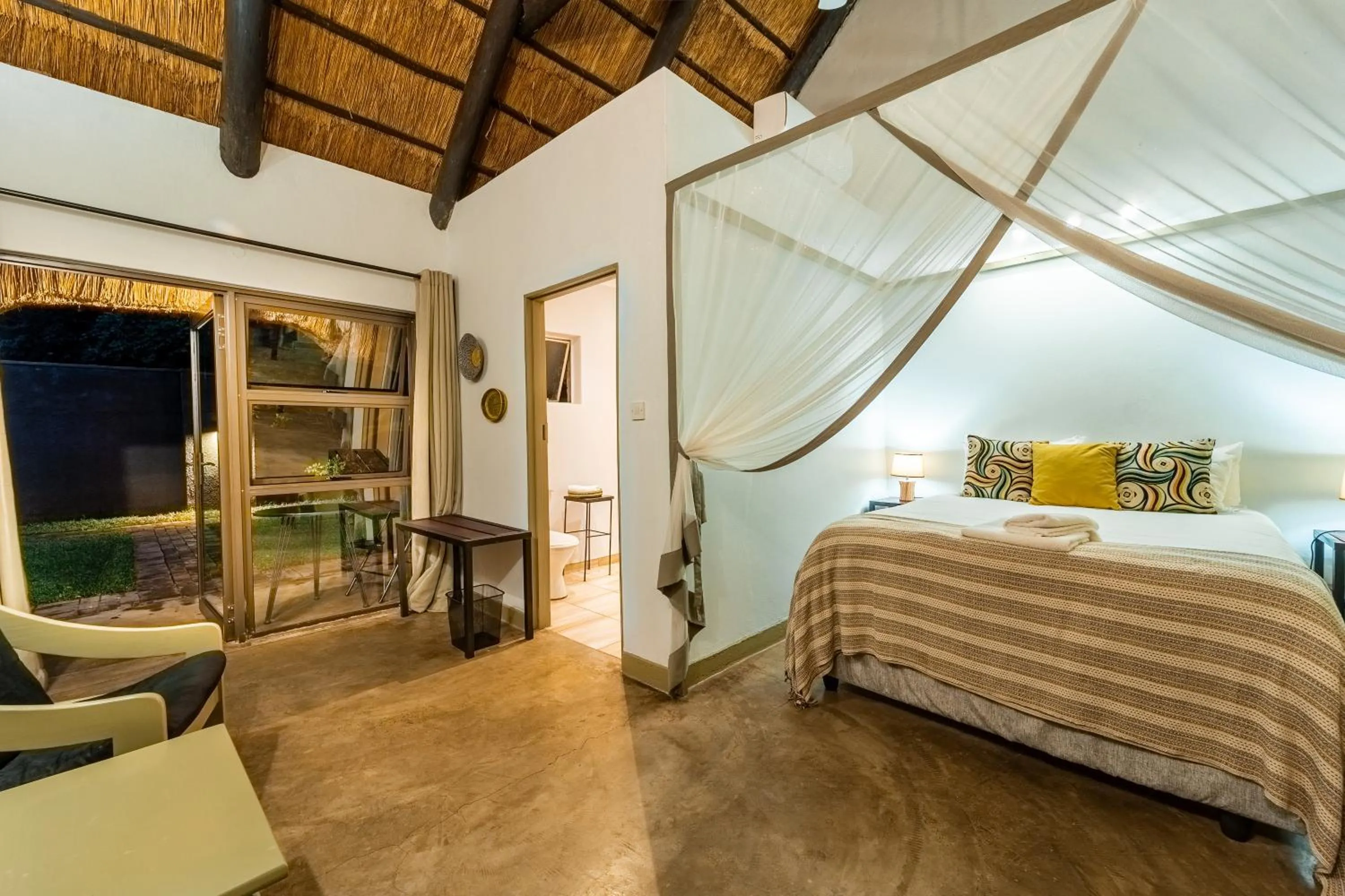 Photo of the whole room, Bed in Nguni Lodge