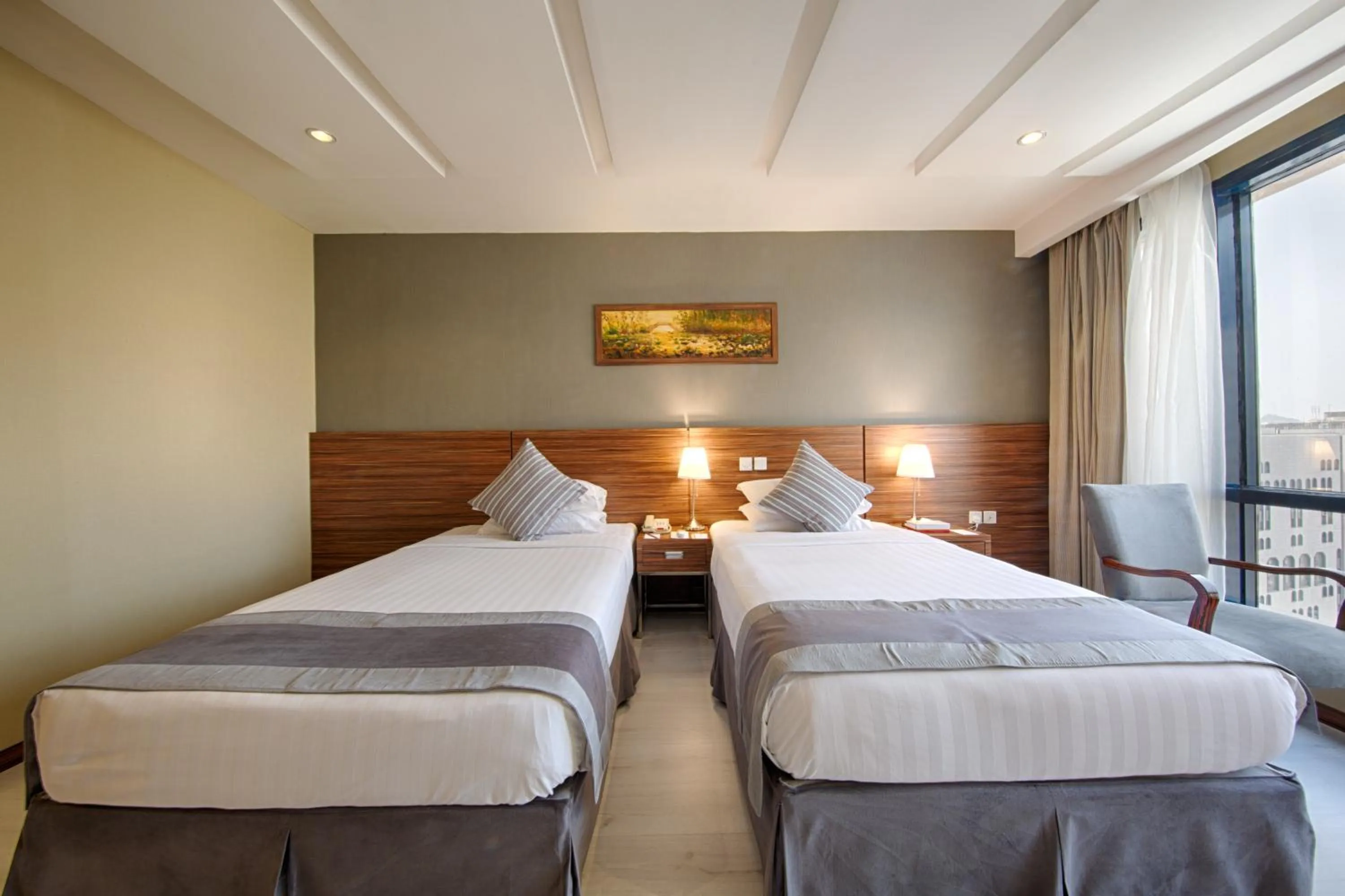 Bed in Al Safwah Orchid Hotel