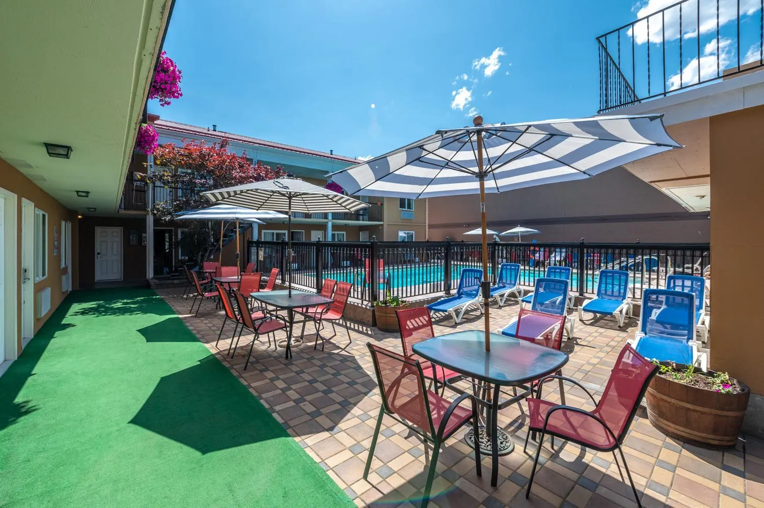 Sahara Courtyard Inn Penticton