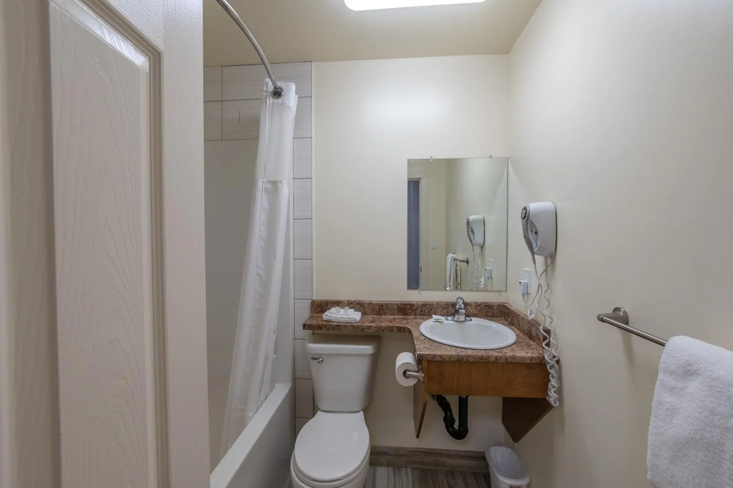 Sahara Courtyard Inn Penticton