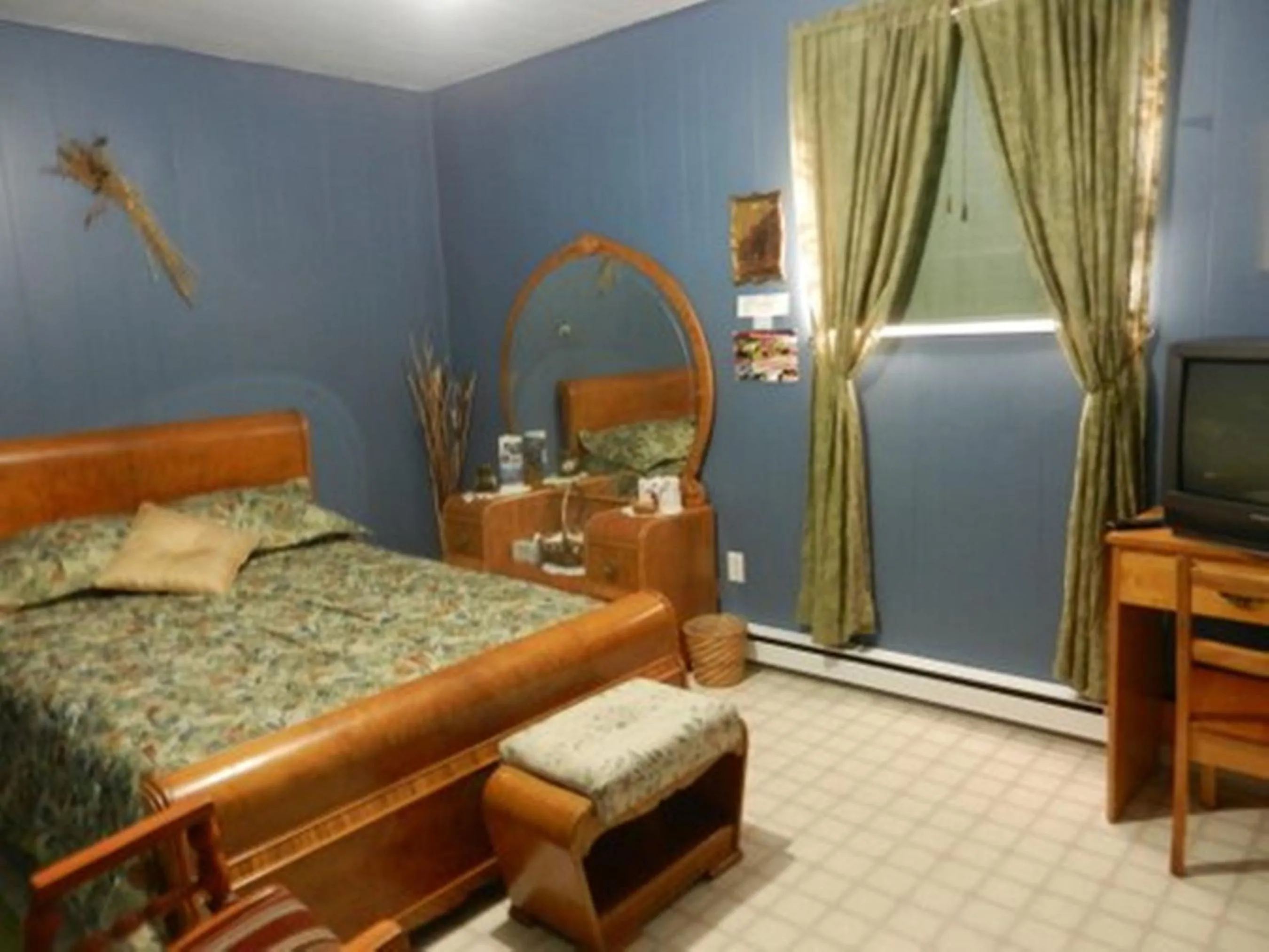 Double Room - single occupancy in Domaine Joseph Ross Bed and Breakfast