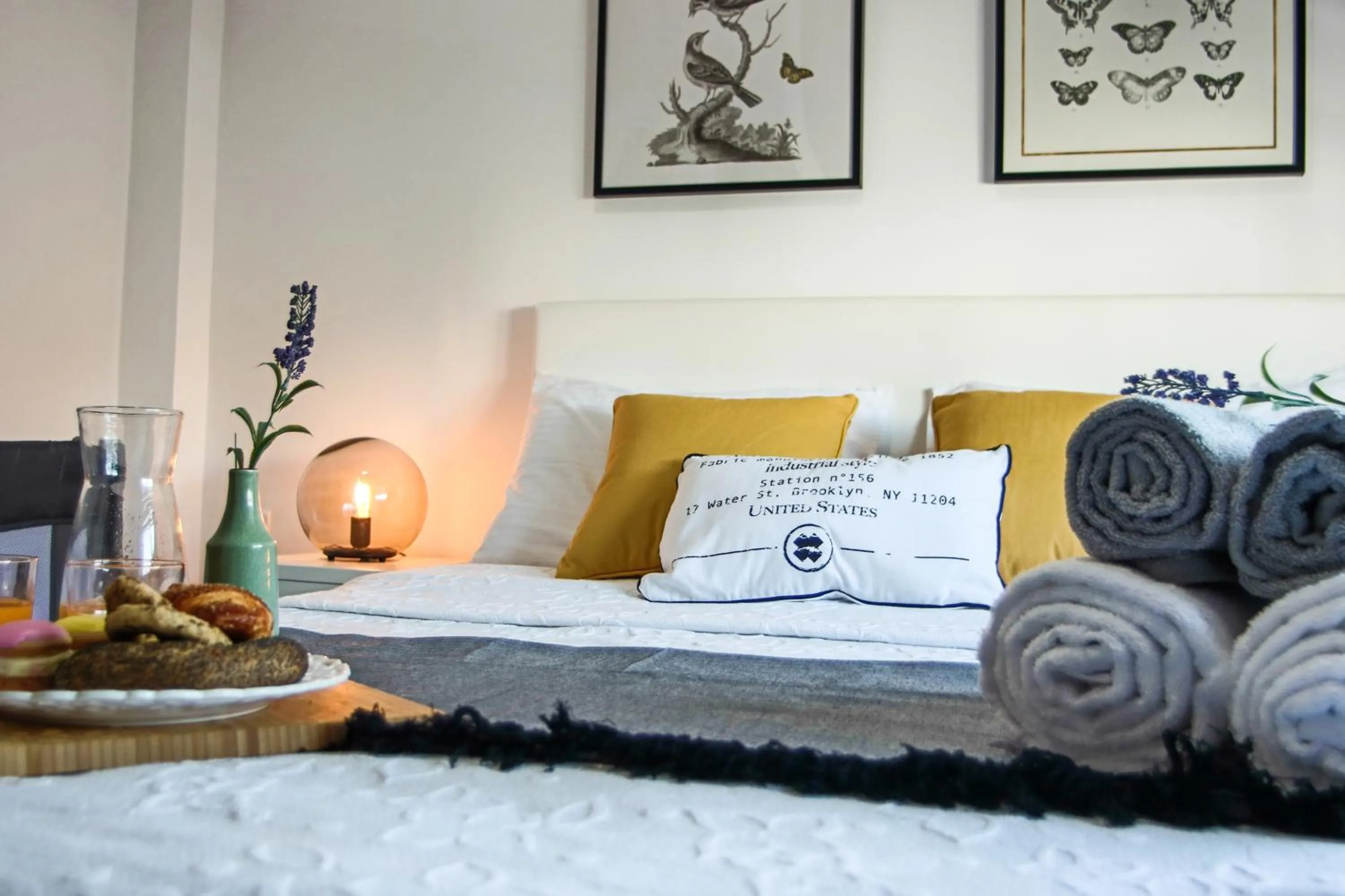 Bed in Phaedrus Living Seaview Luxury Flat Lighthouse 53