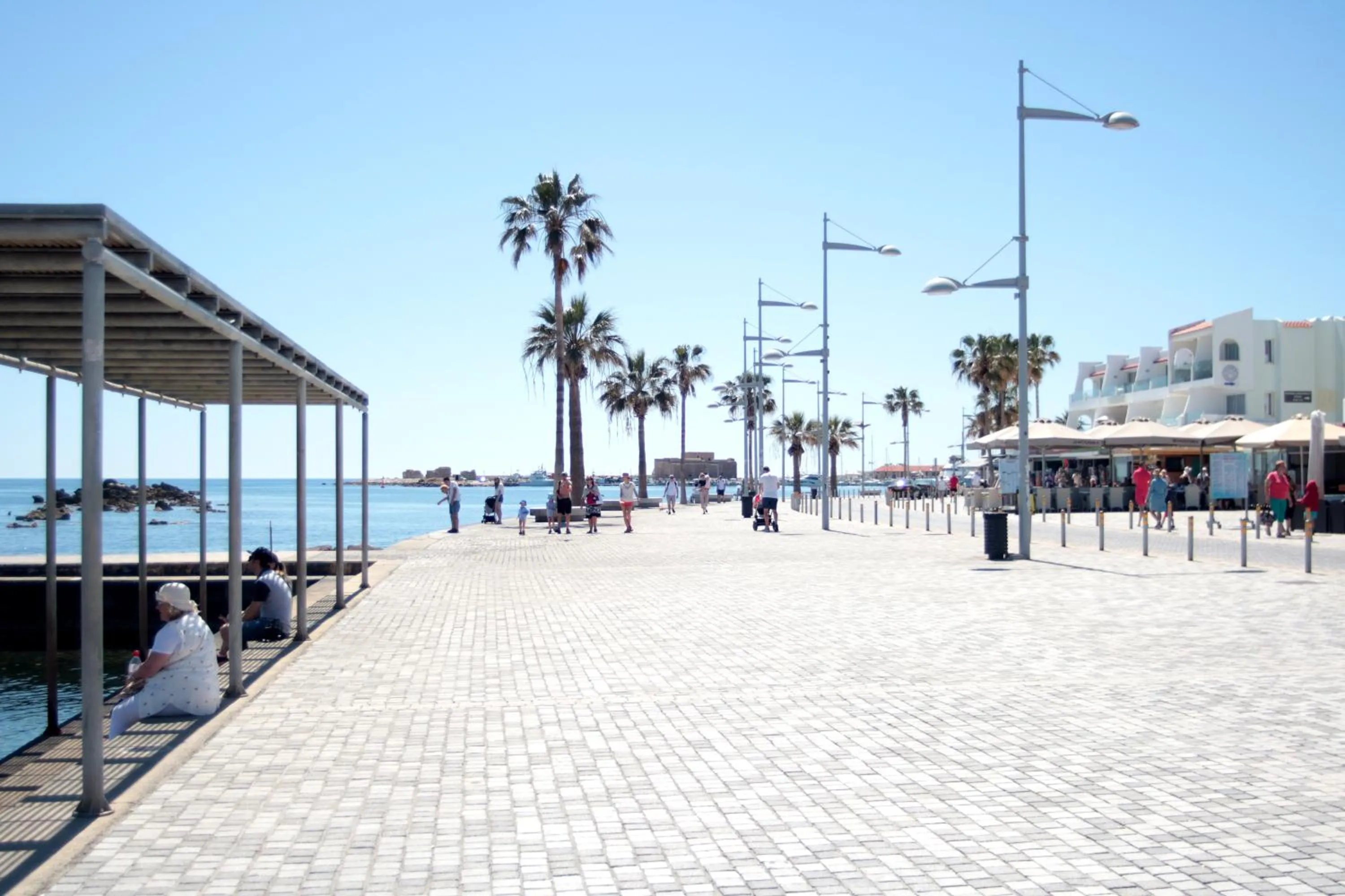 Restaurant/places to eat in Phaedrus Living Seaview Luxury Flat Lighthouse 53