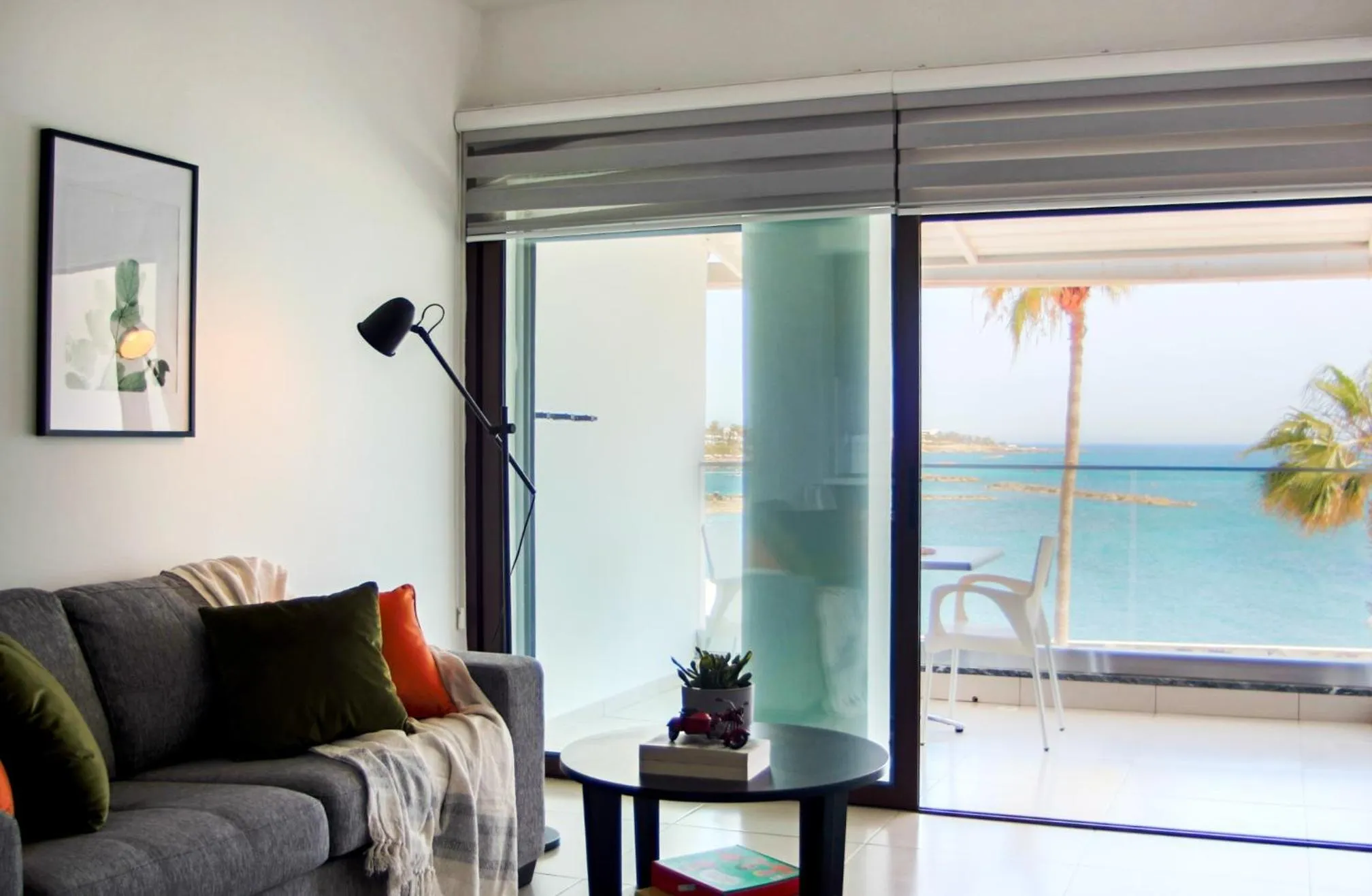 TV and multimedia in Phaedrus Living Seaview Luxury Flat Lighthouse 53