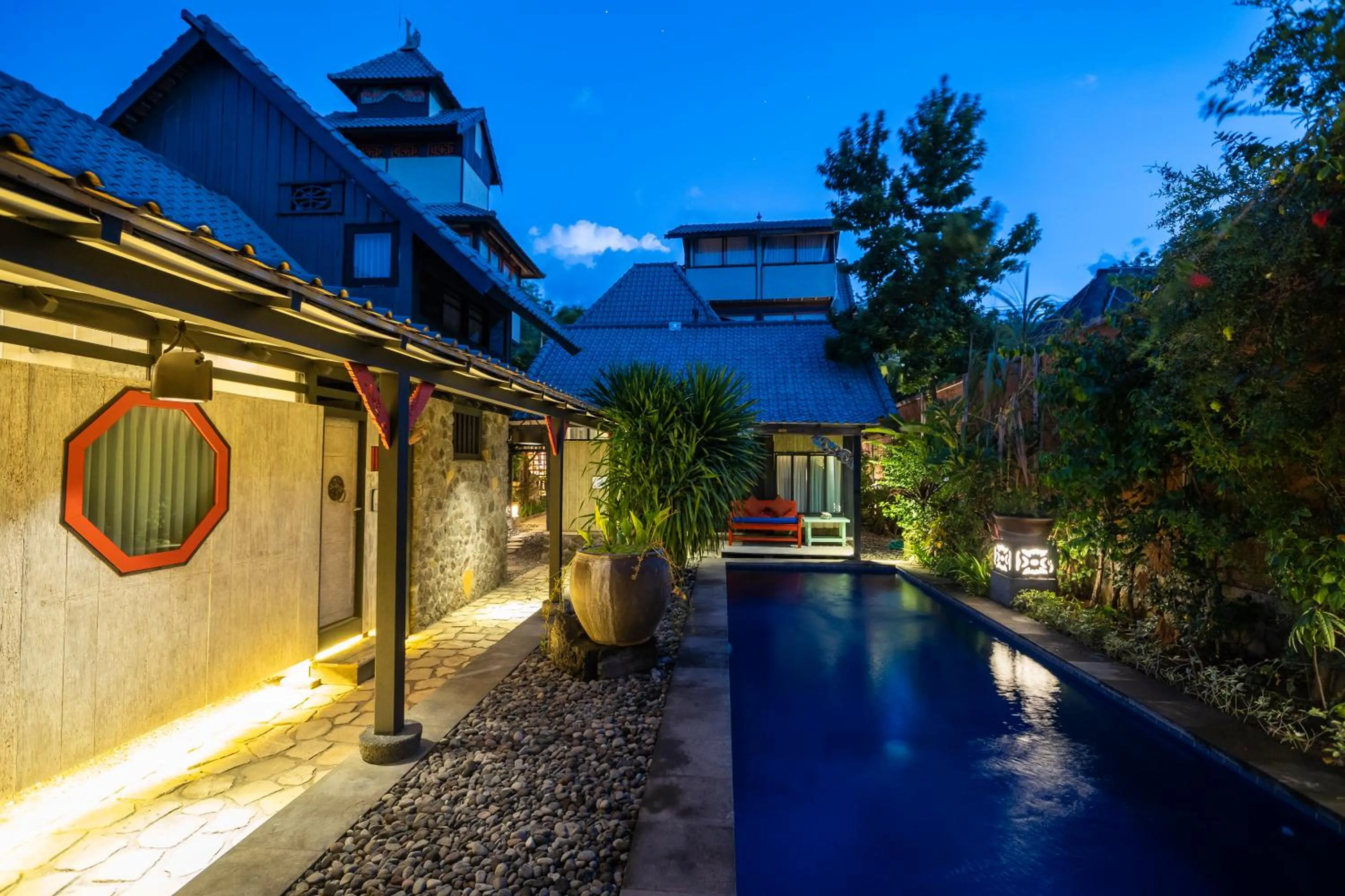 Swimming pool in Amed Lodge by Sudamala Resorts