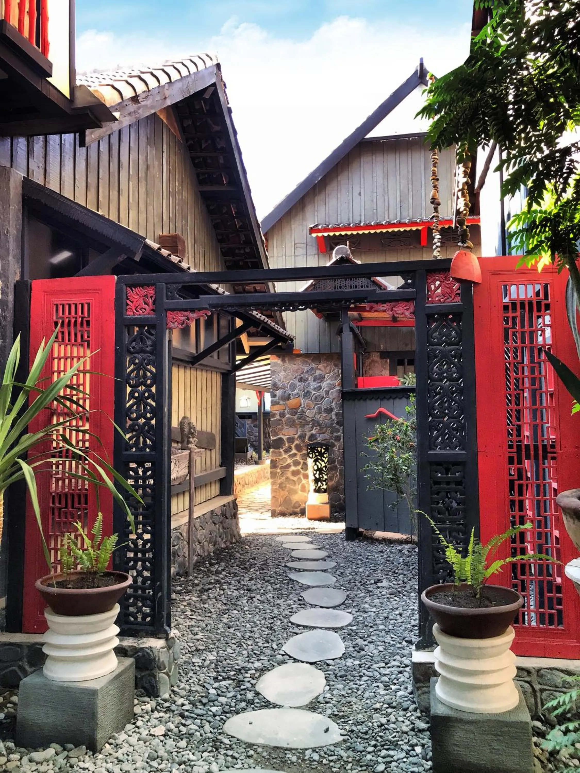 Facade/entrance in Amed Lodge by Sudamala Resorts