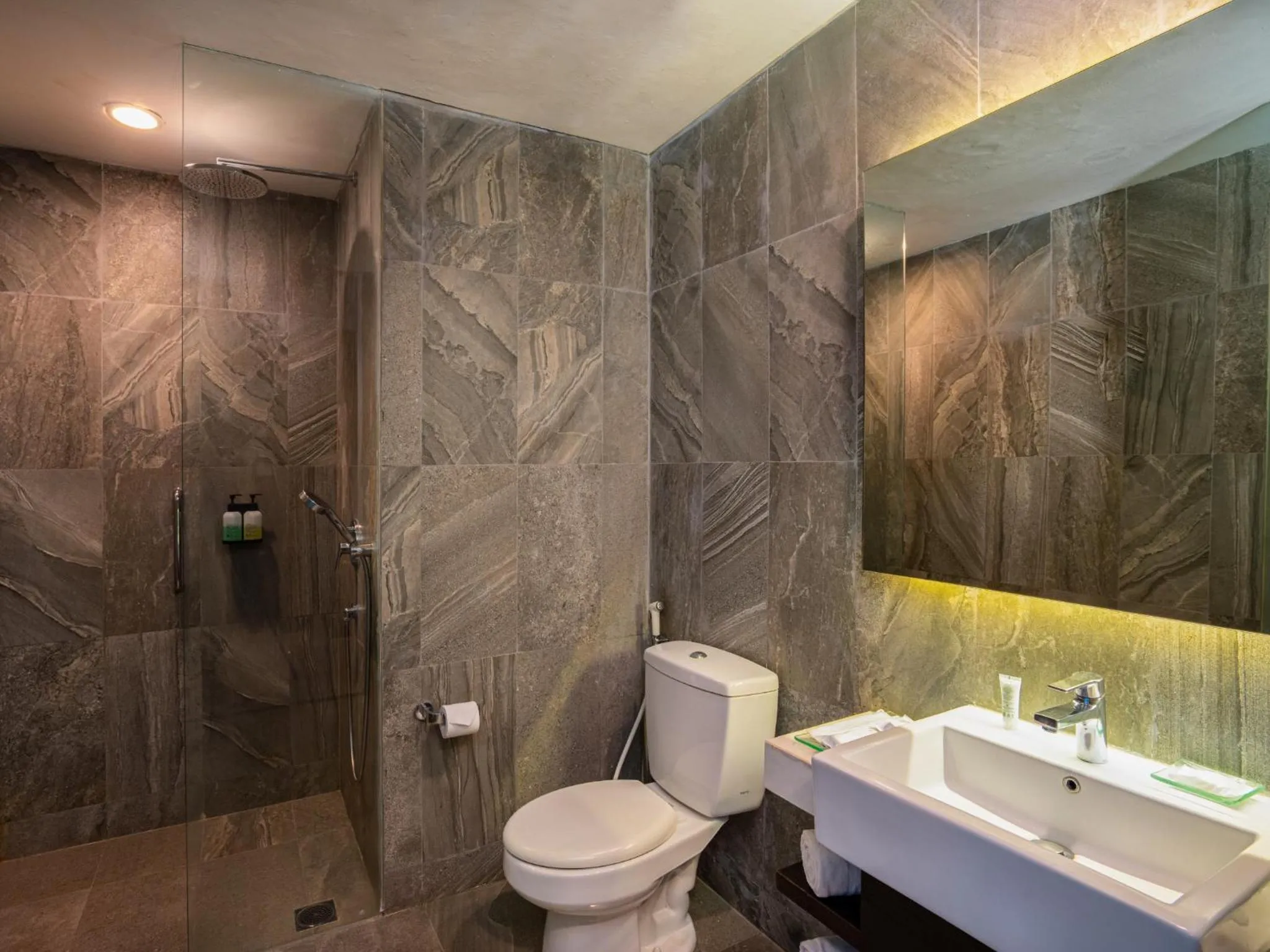 Bathroom in Laska Hotel Sukabumi