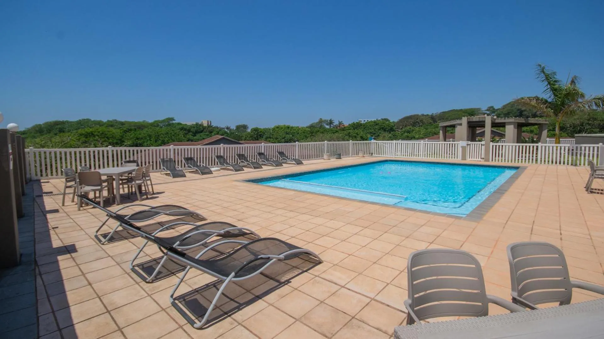 Swimming pool in Falling Waters Guest House