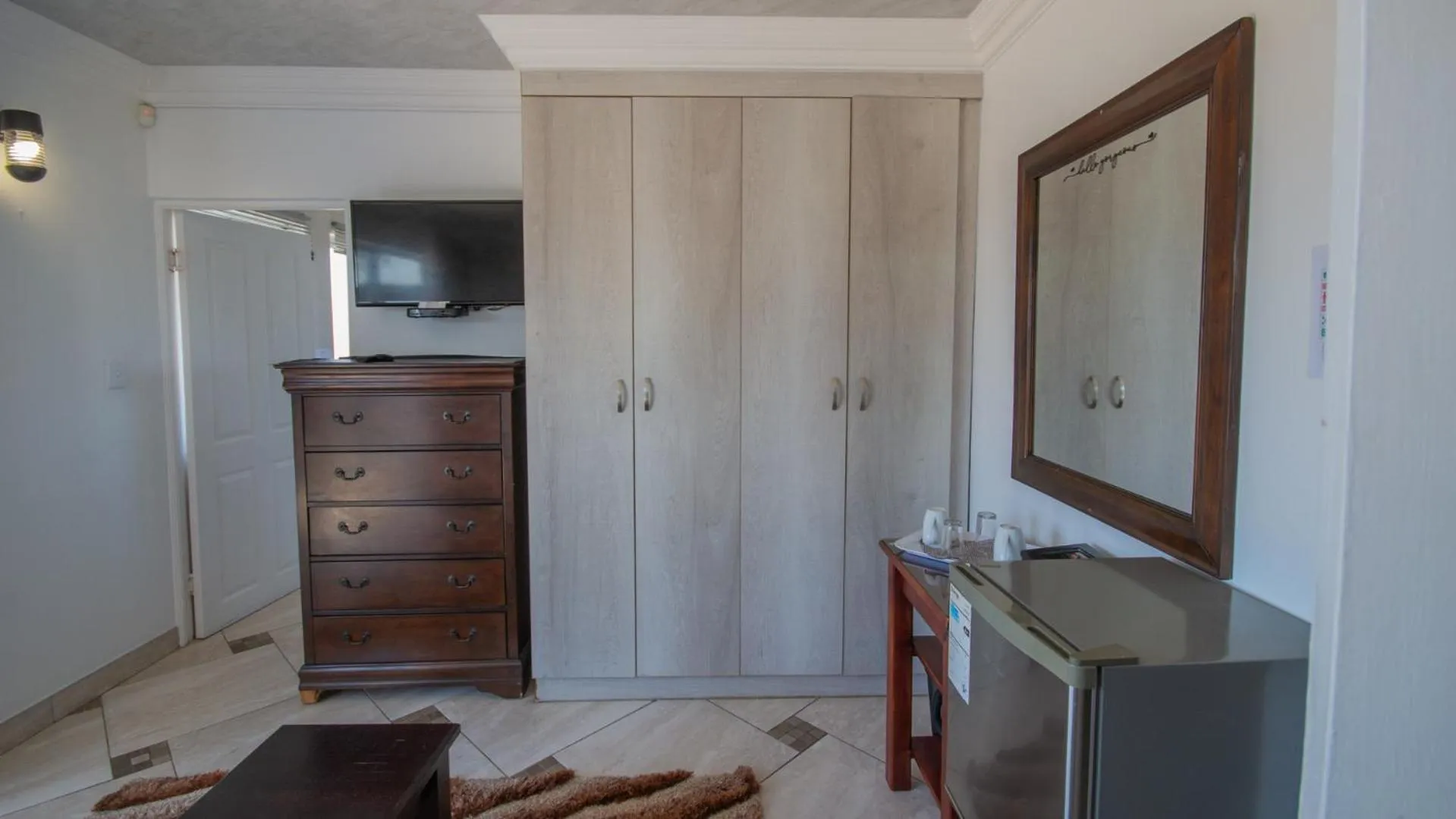 TV and multimedia in Falling Waters Guest House