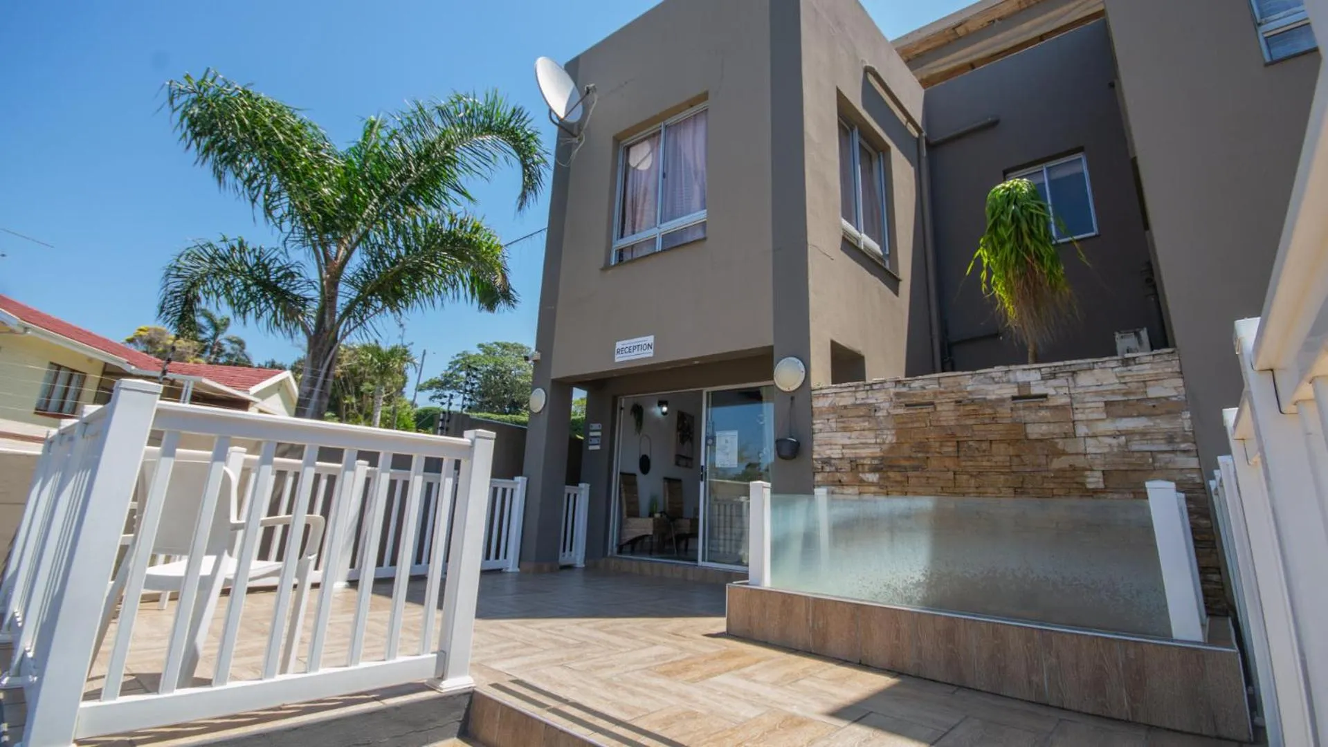 Facade/entrance in Falling Waters Guest House