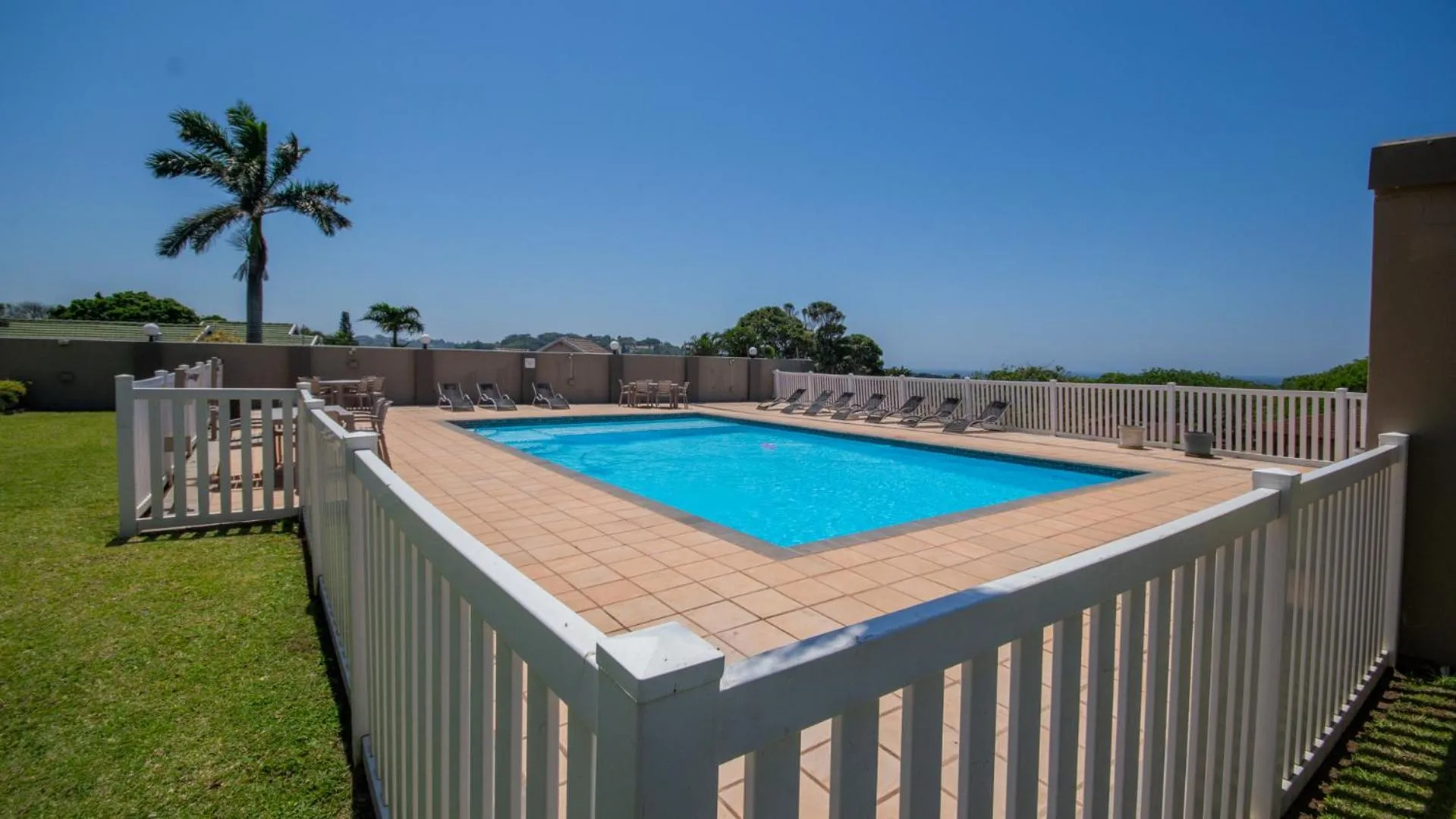 Swimming pool in Falling Waters Guest House