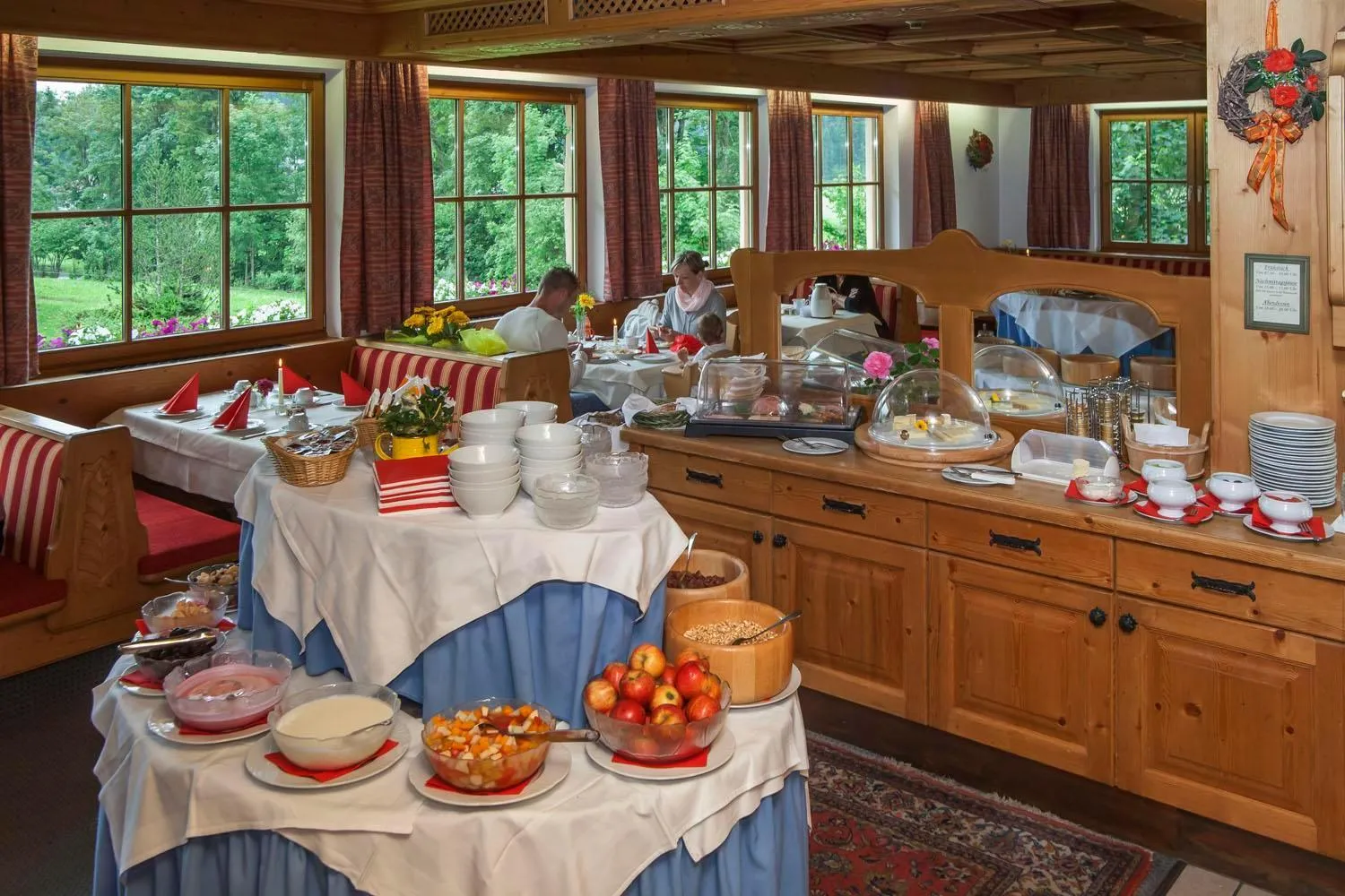 Buffet breakfast in Hotel Gut Kramerhof