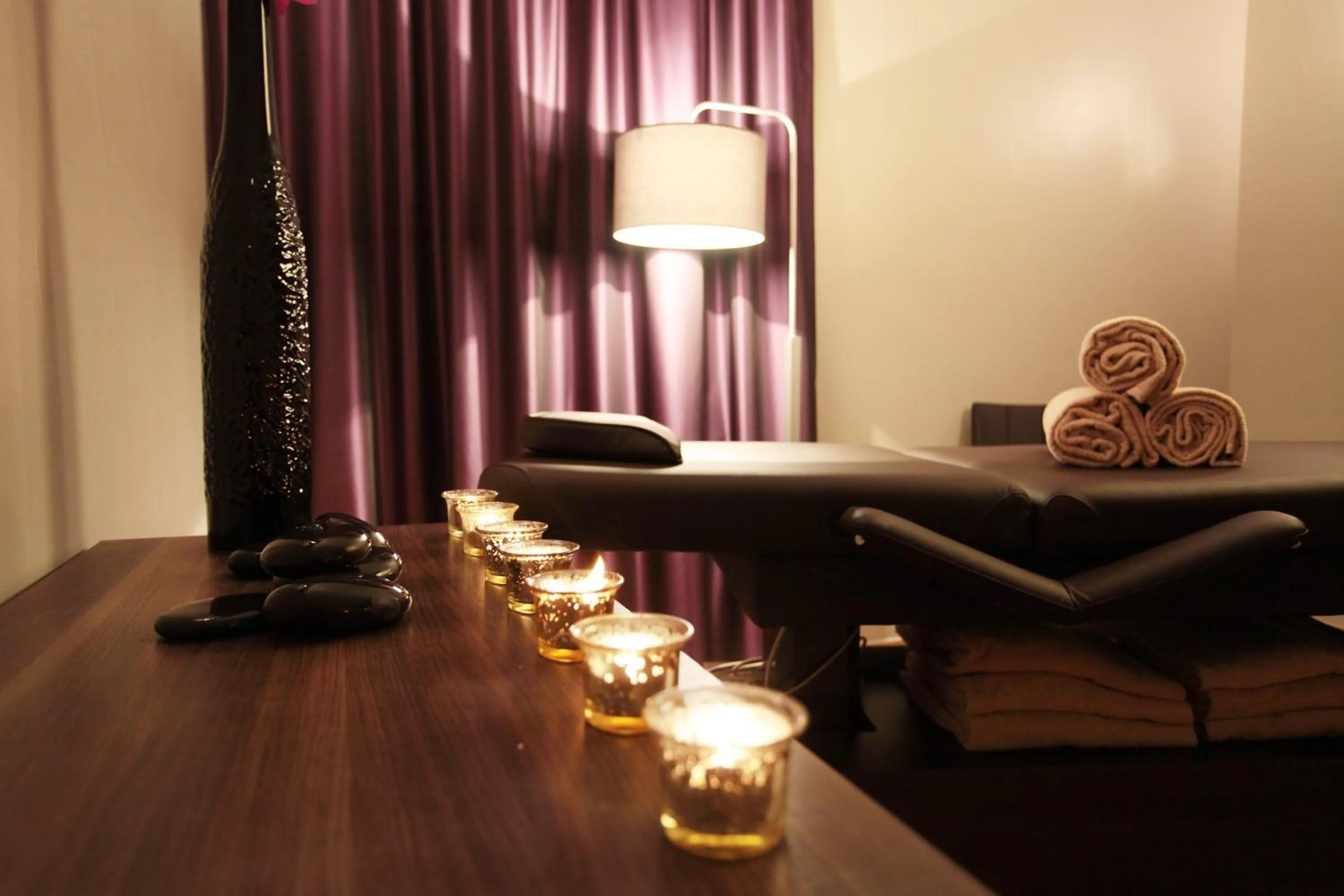 Massage in Le Chalet du Mont Vallon Spa Resort