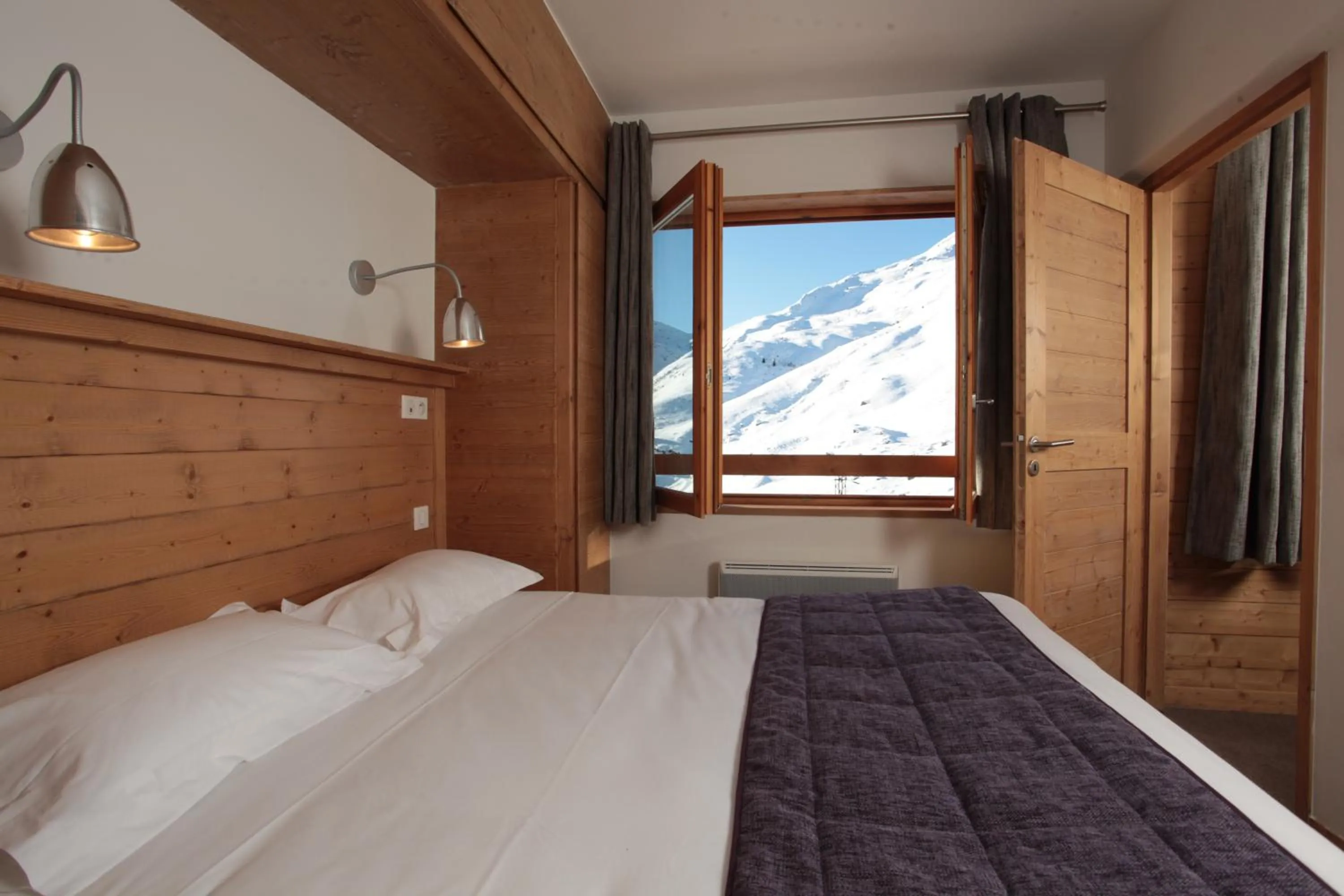 Winter in Le Chalet du Mont Vallon Spa Resort