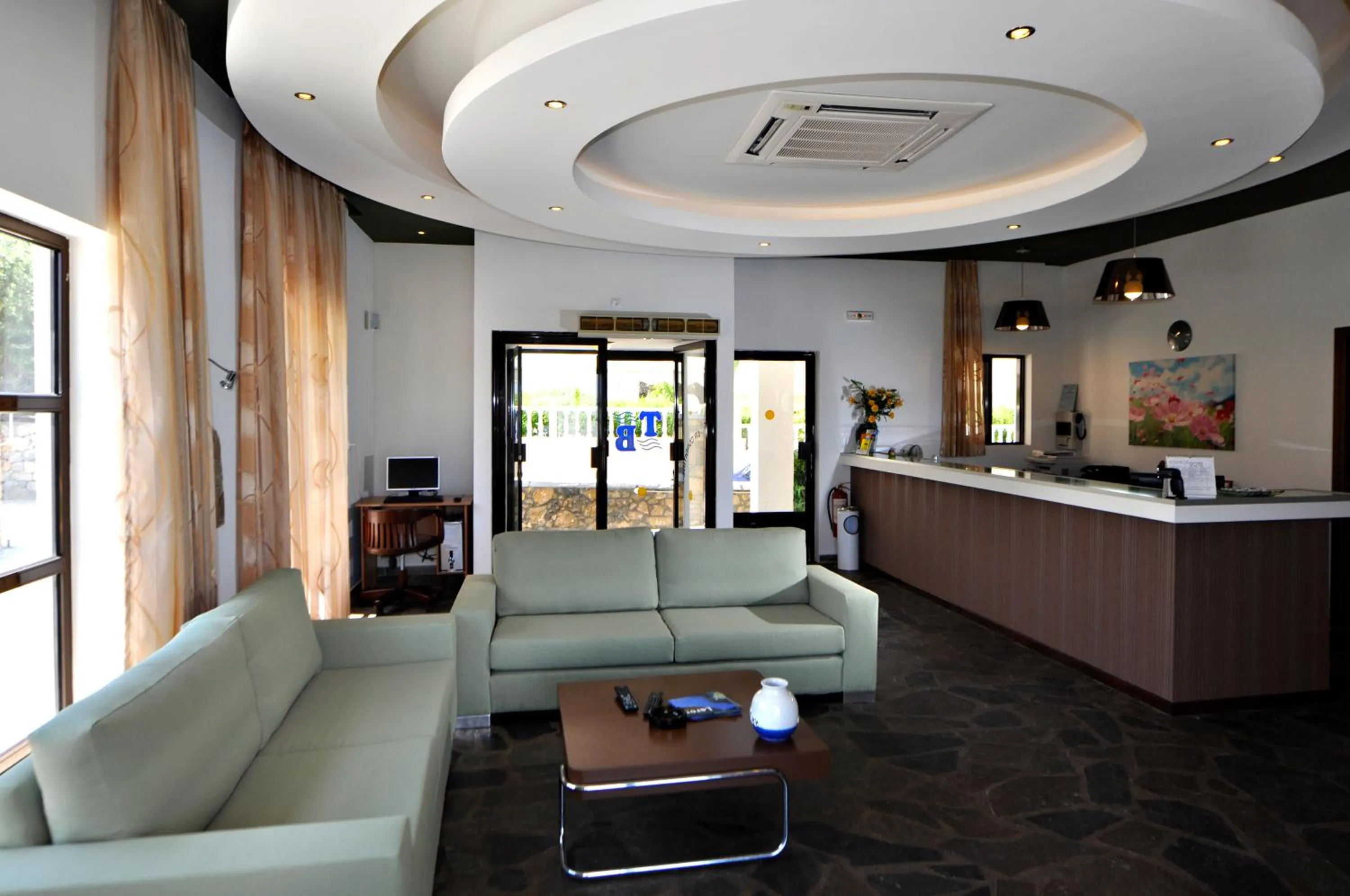 Day in Tony's Beach Hotel