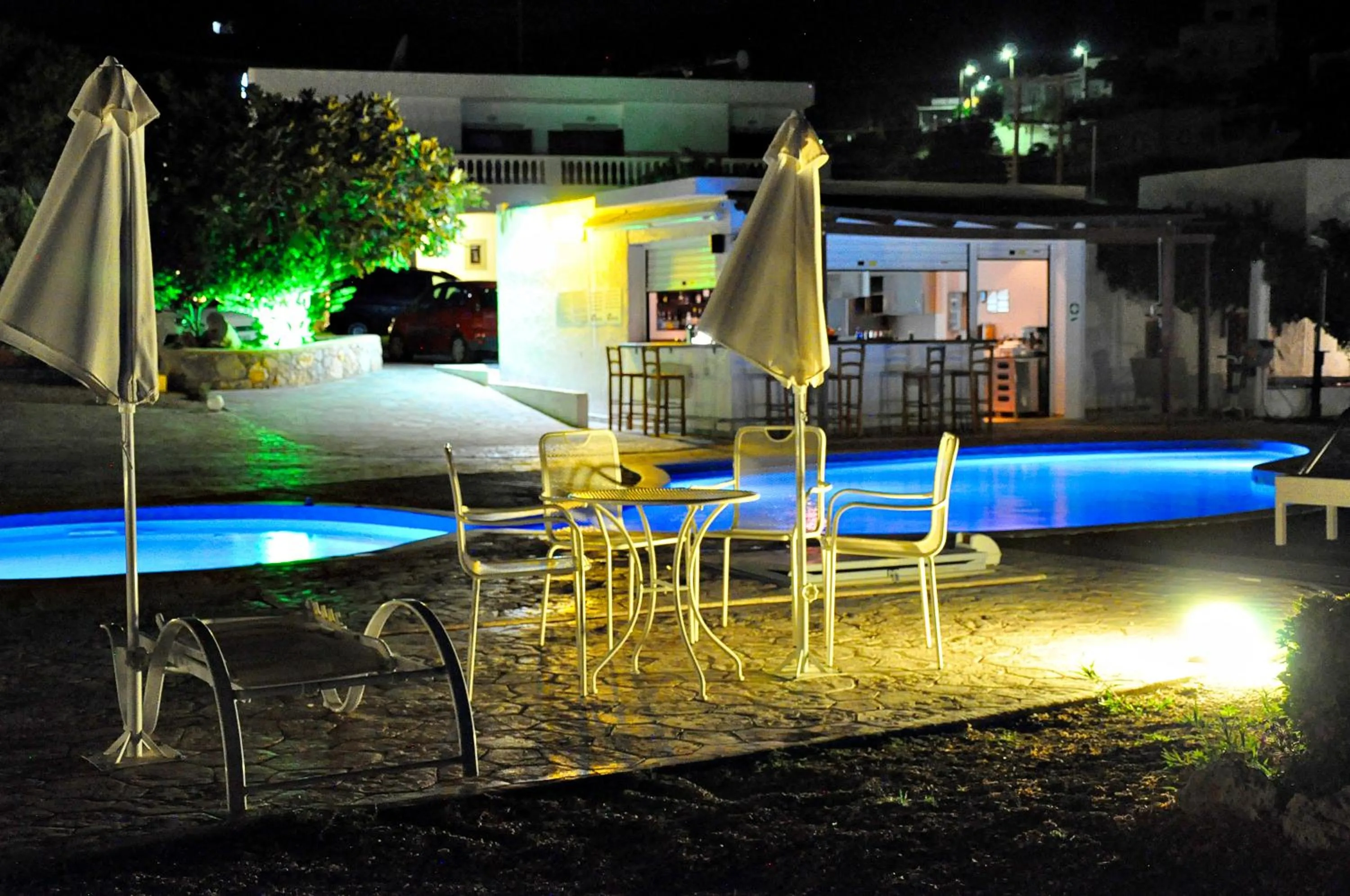 Spring in Tony's Beach Hotel